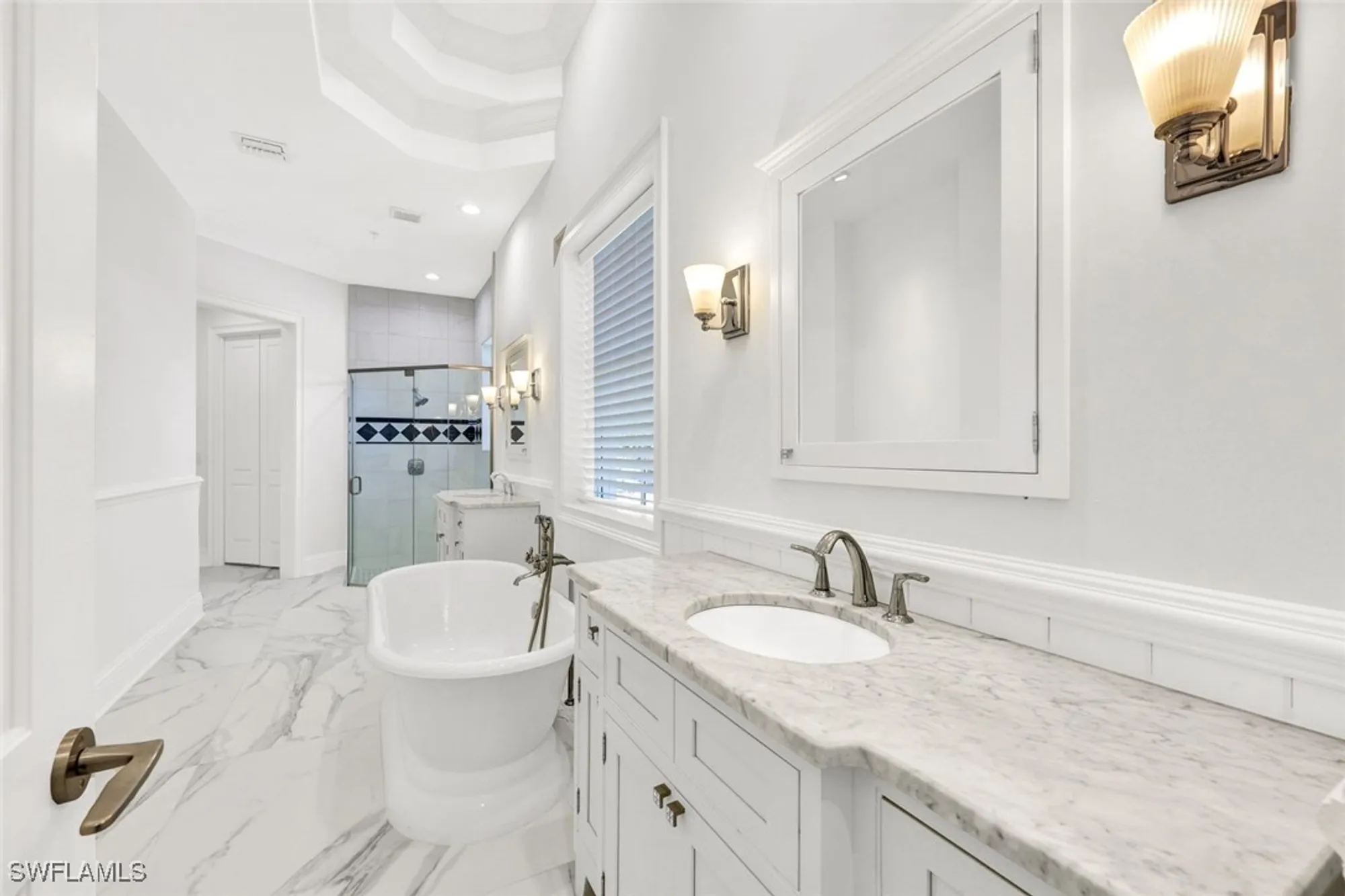 Property Slideshow image 21 of 46 | 699 fairway ter, Naples, FL, 34103