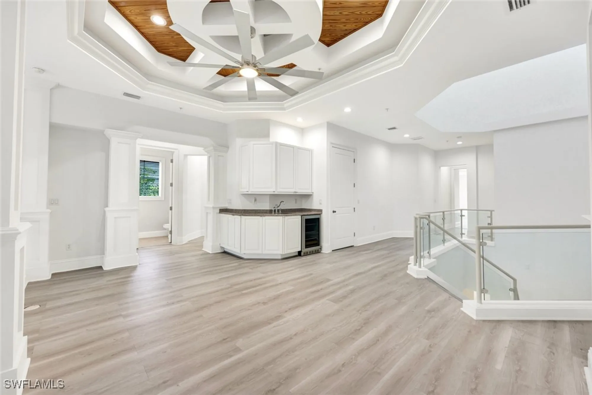 Property Slideshow image 22 of 46 | 699 fairway ter, Naples, FL, 34103