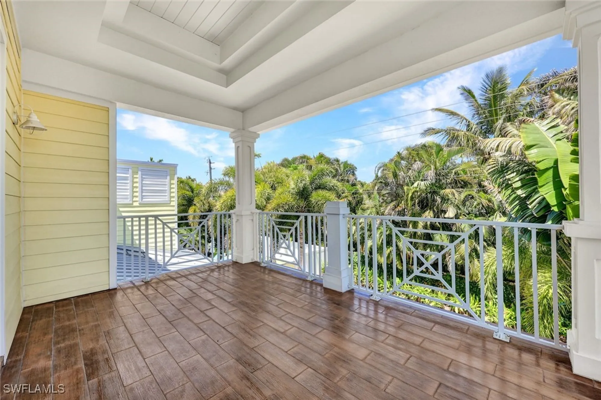 Property Slideshow image 34 of 46 | 699 fairway ter, Naples, FL, 34103