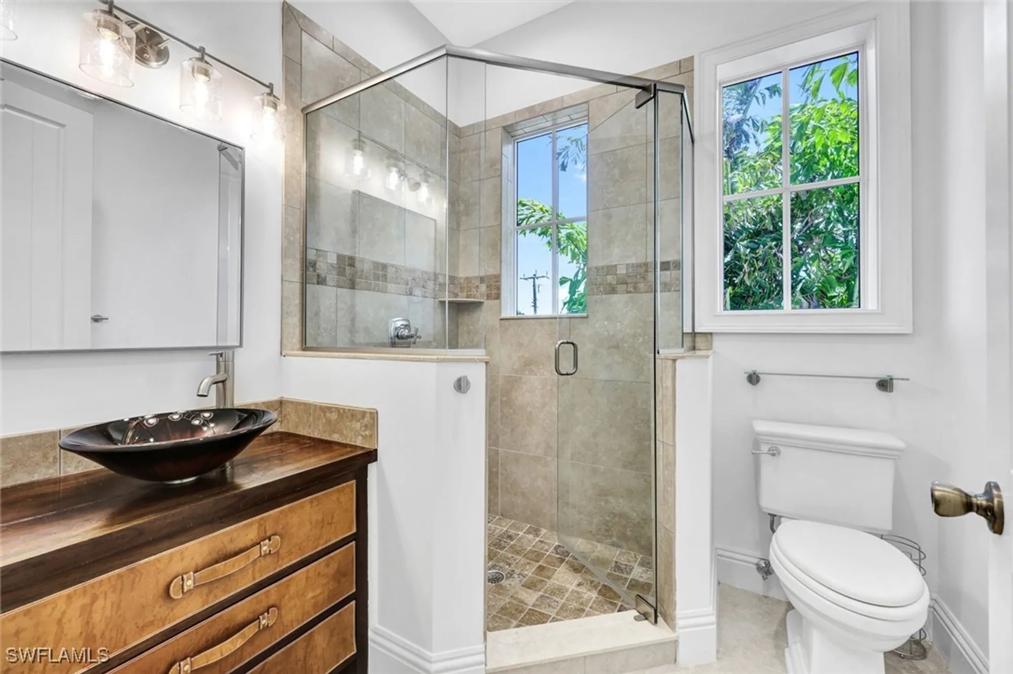 Property Slideshow image 35 of 46 | 699 fairway ter, Naples, FL, 34103