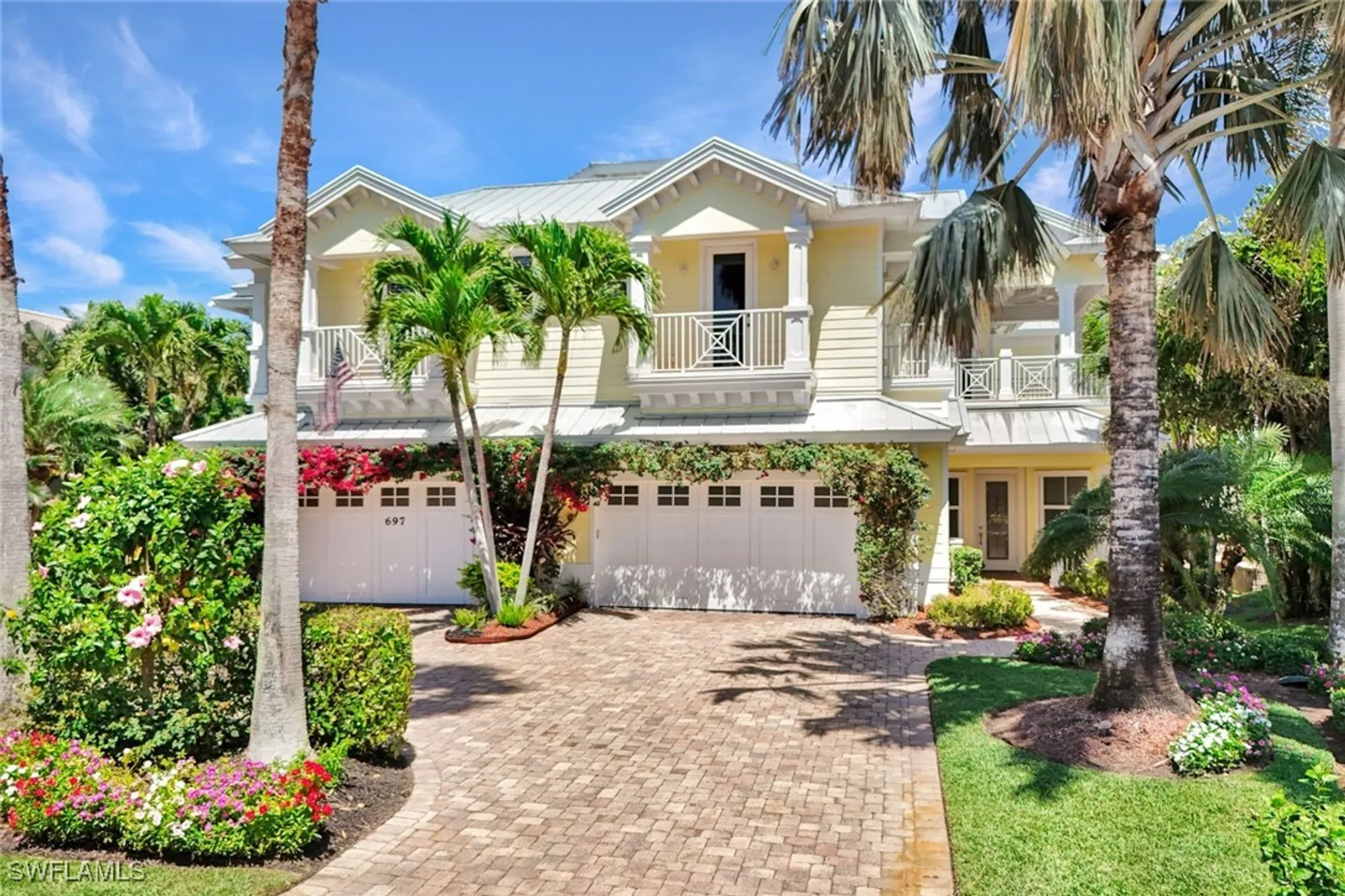 Property Slideshow image 4 of 46 | 699 fairway ter, Naples, FL, 34103