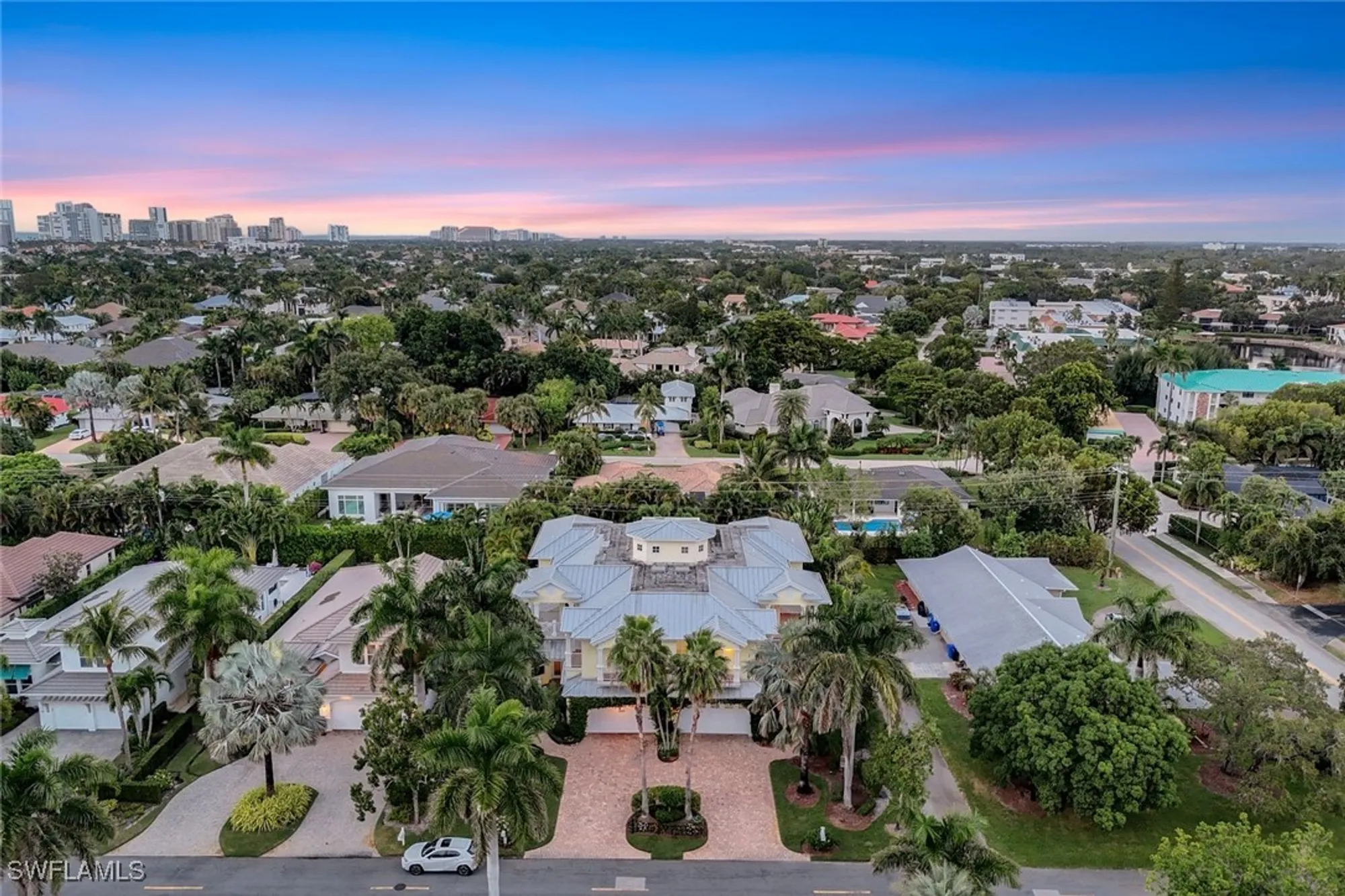 Property Slideshow image 41 of 46 | 699 fairway ter, Naples, FL, 34103