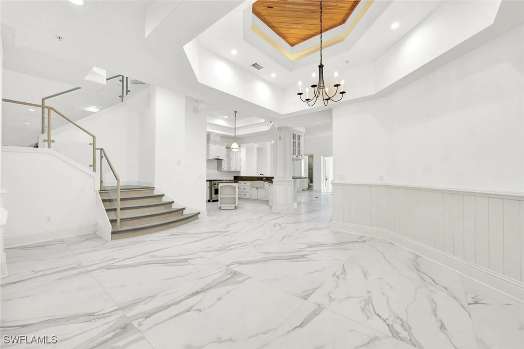 Property Slideshow image 8 of 46 | 699 fairway ter, Naples, FL, 34103