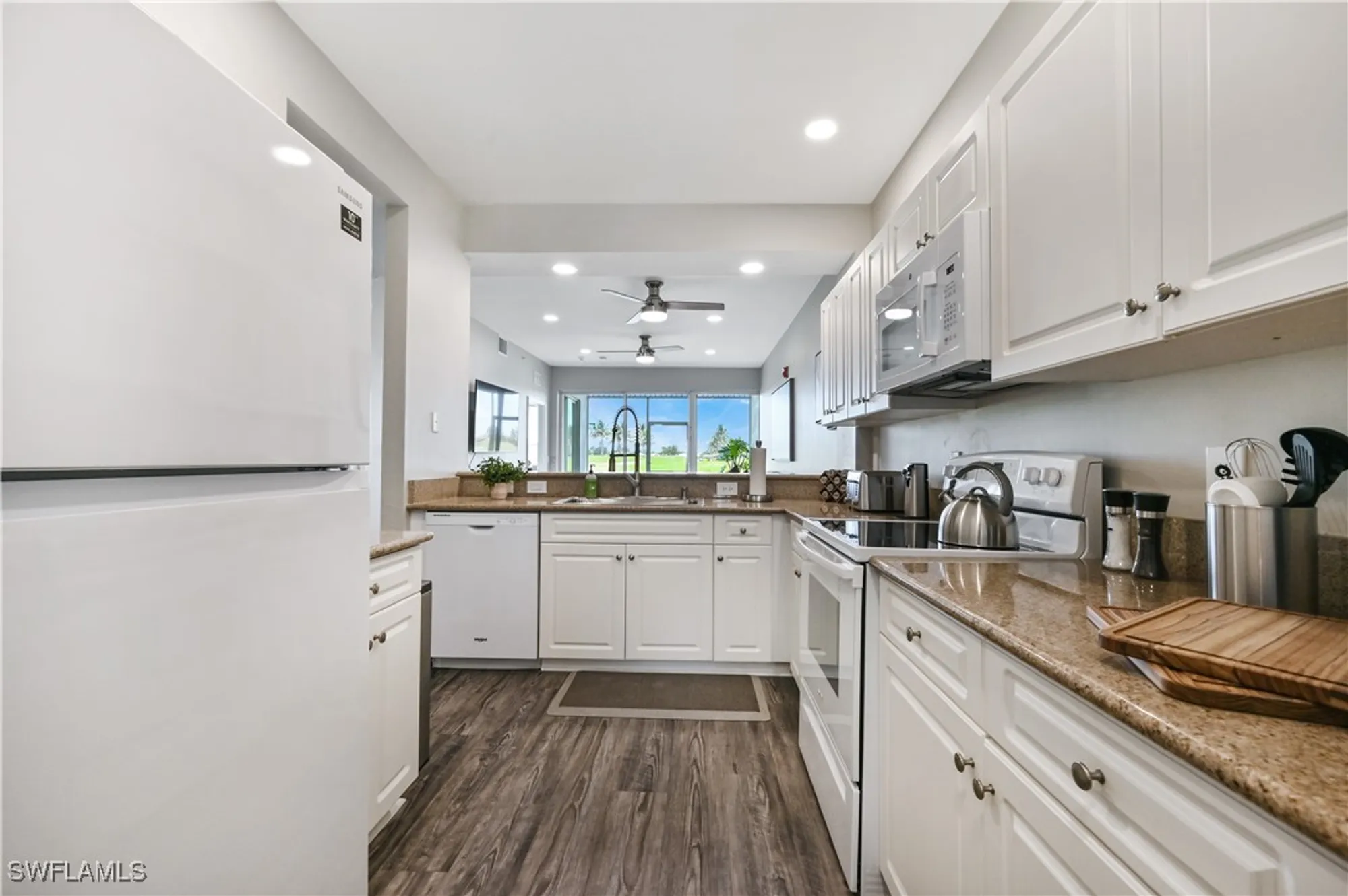 Property Slideshow image 10 of 39 | 7915 mahogany run ln 1115, Naples, FL, 34113