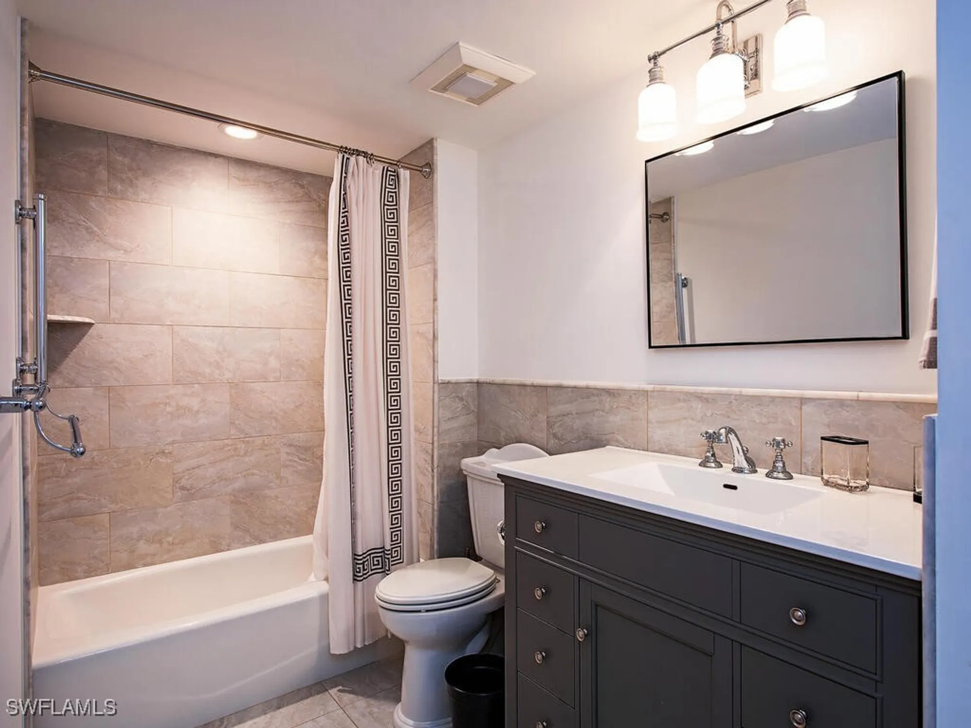 Property Slideshow image 12 of 30 | 6585 nicholas blvd 1102, Naples, FL, 34108