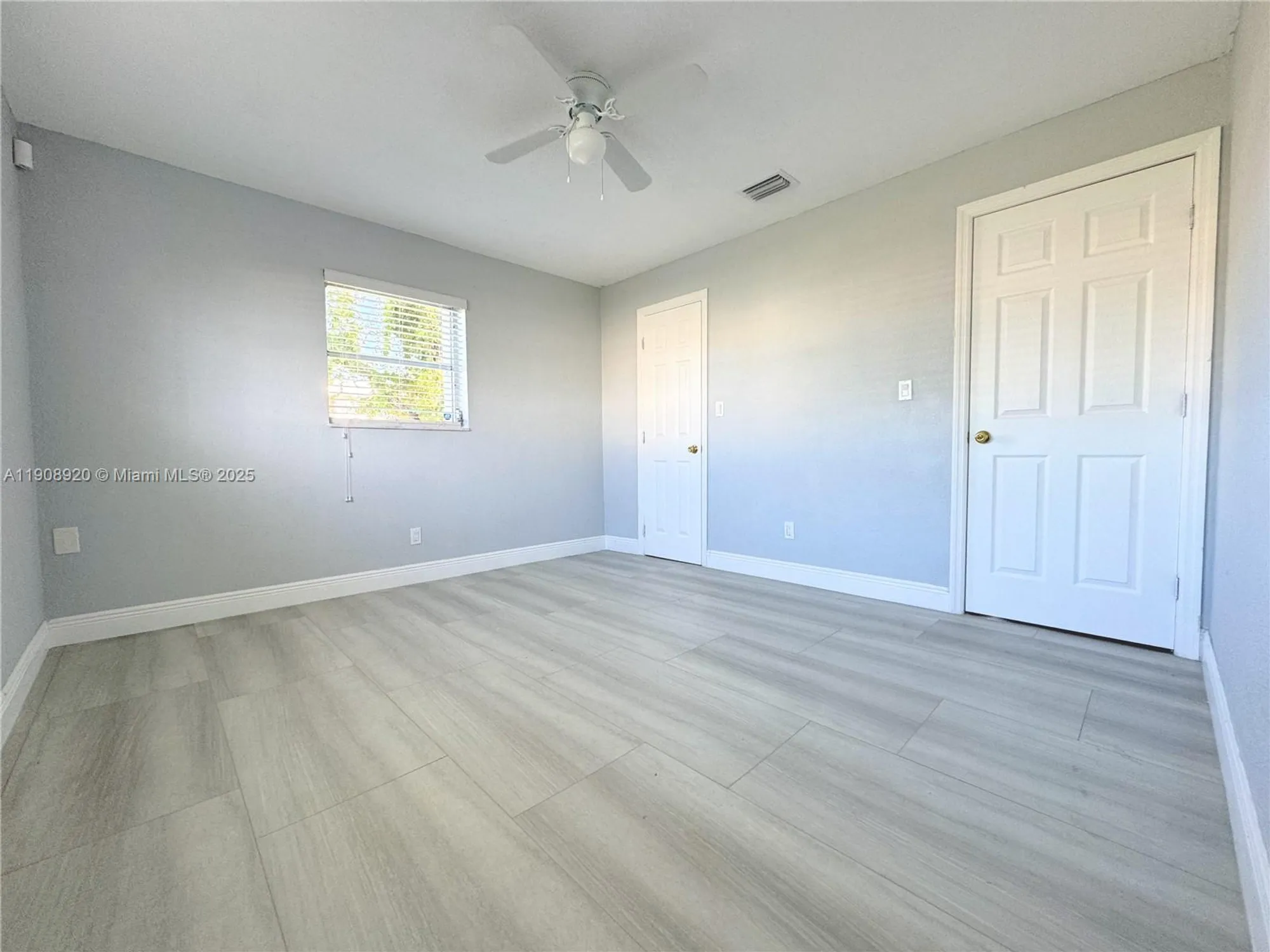 Property Slideshow image 14 of 30 | 300 nw 28th ct, Pompano Beach, FL, 33064