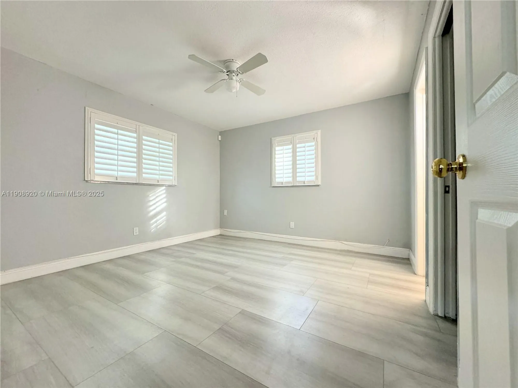 Property Slideshow image 11 of 30 | 300 nw 28th ct, Pompano Beach, FL, 33064