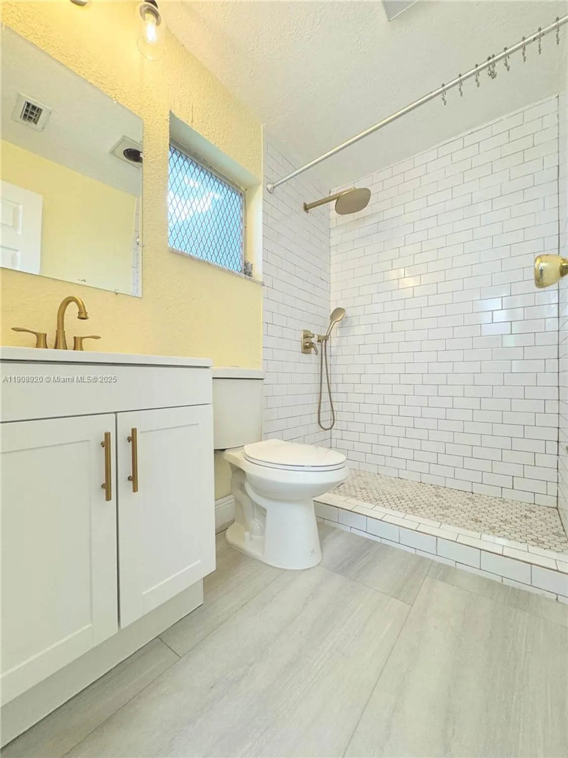 Property Slideshow image 24 of 30 | 300 nw 28th ct, Pompano Beach, FL, 33064