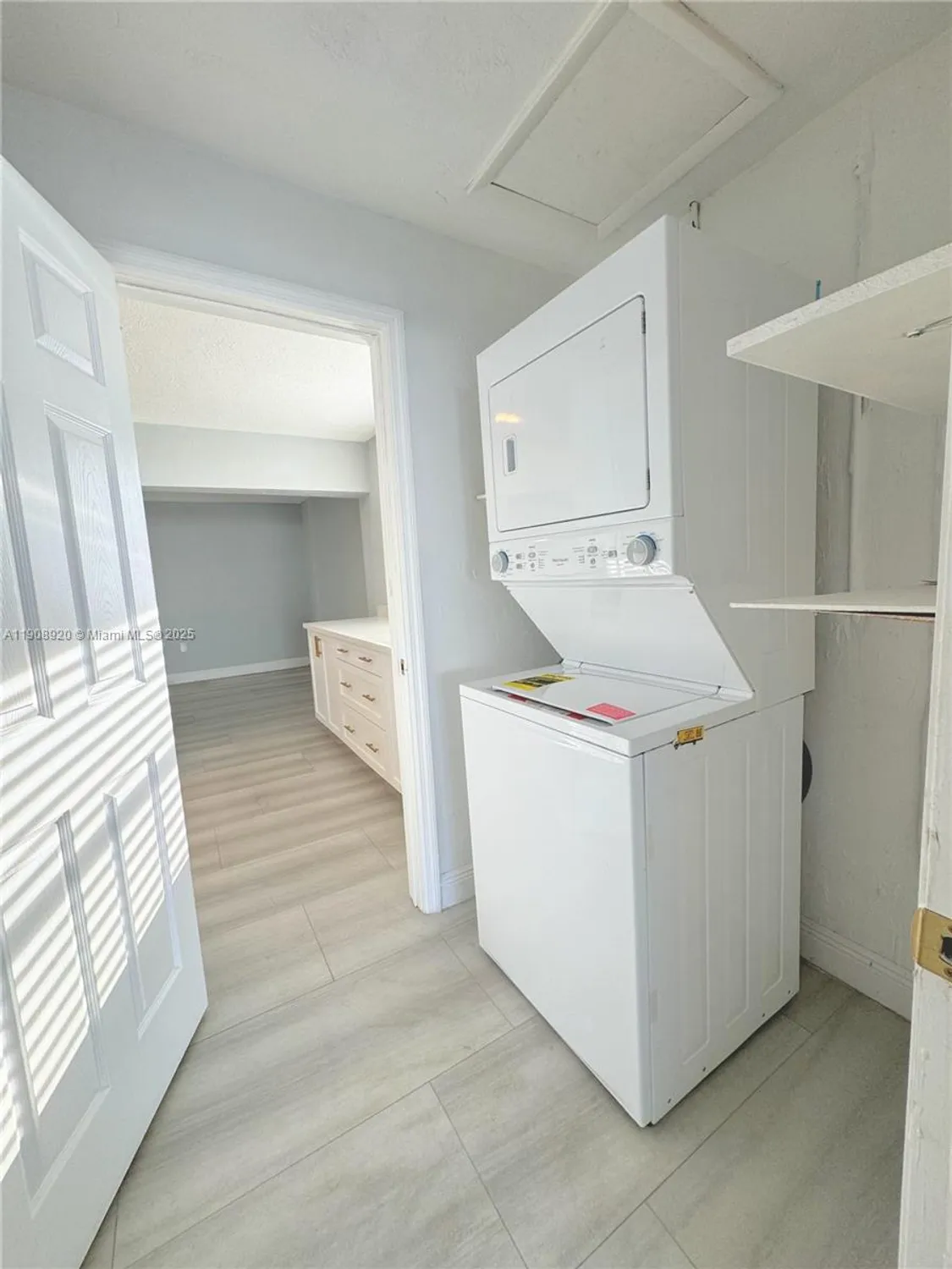 Property Slideshow image 26 of 30 | 300 nw 28th ct, Pompano Beach, FL, 33064