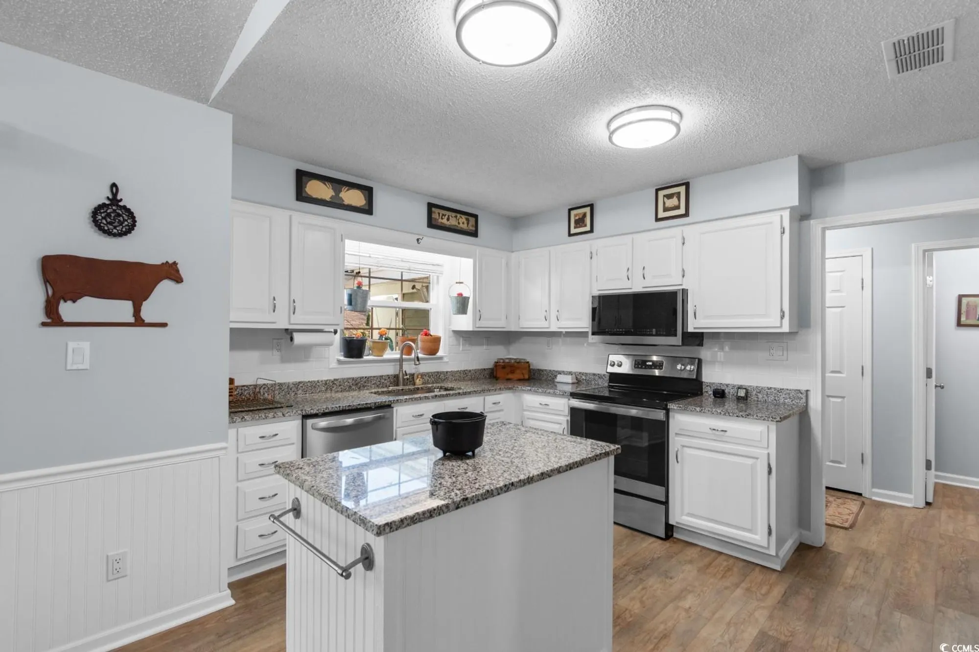 Property Slideshow image 7 of 38 | 205 birkdale ln, Myrtle Beach, SC, 29588