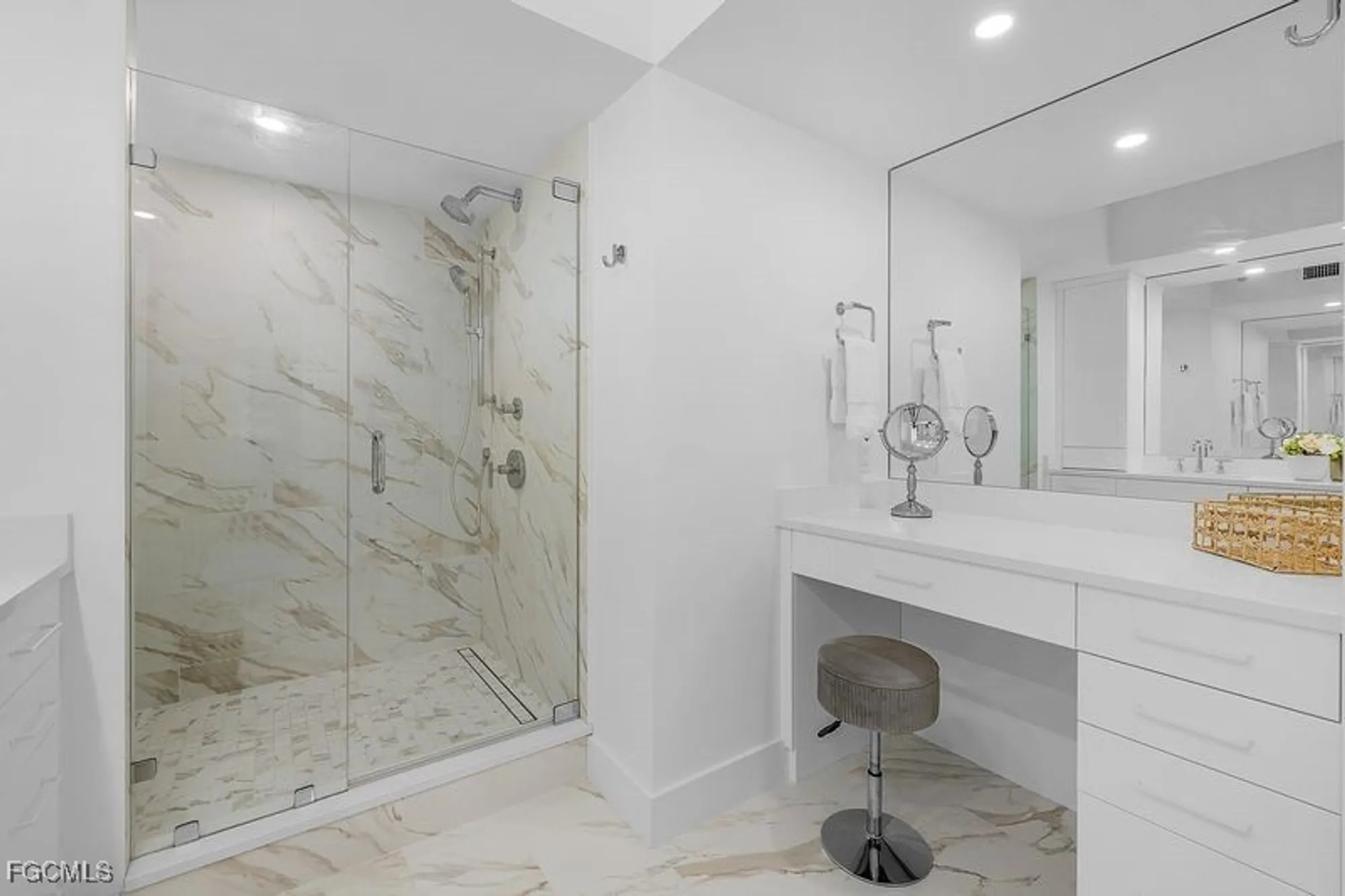 Property Slideshow image 13 of 36 | 14250 royal harbour ct unit 1217, Fort Myers, FL, 33908