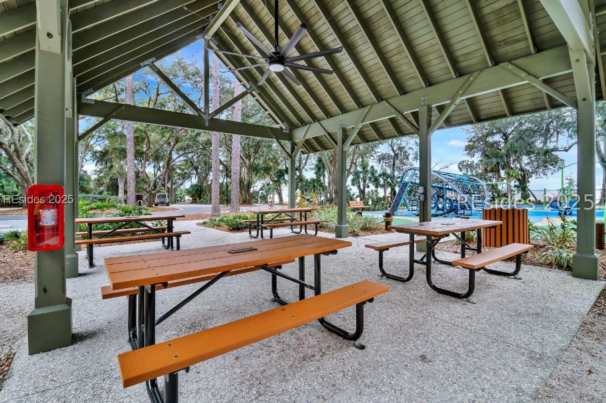 Property Slideshow image 54 of 66 | 19 fernwood trl, Hilton Head Island, SC, 29926