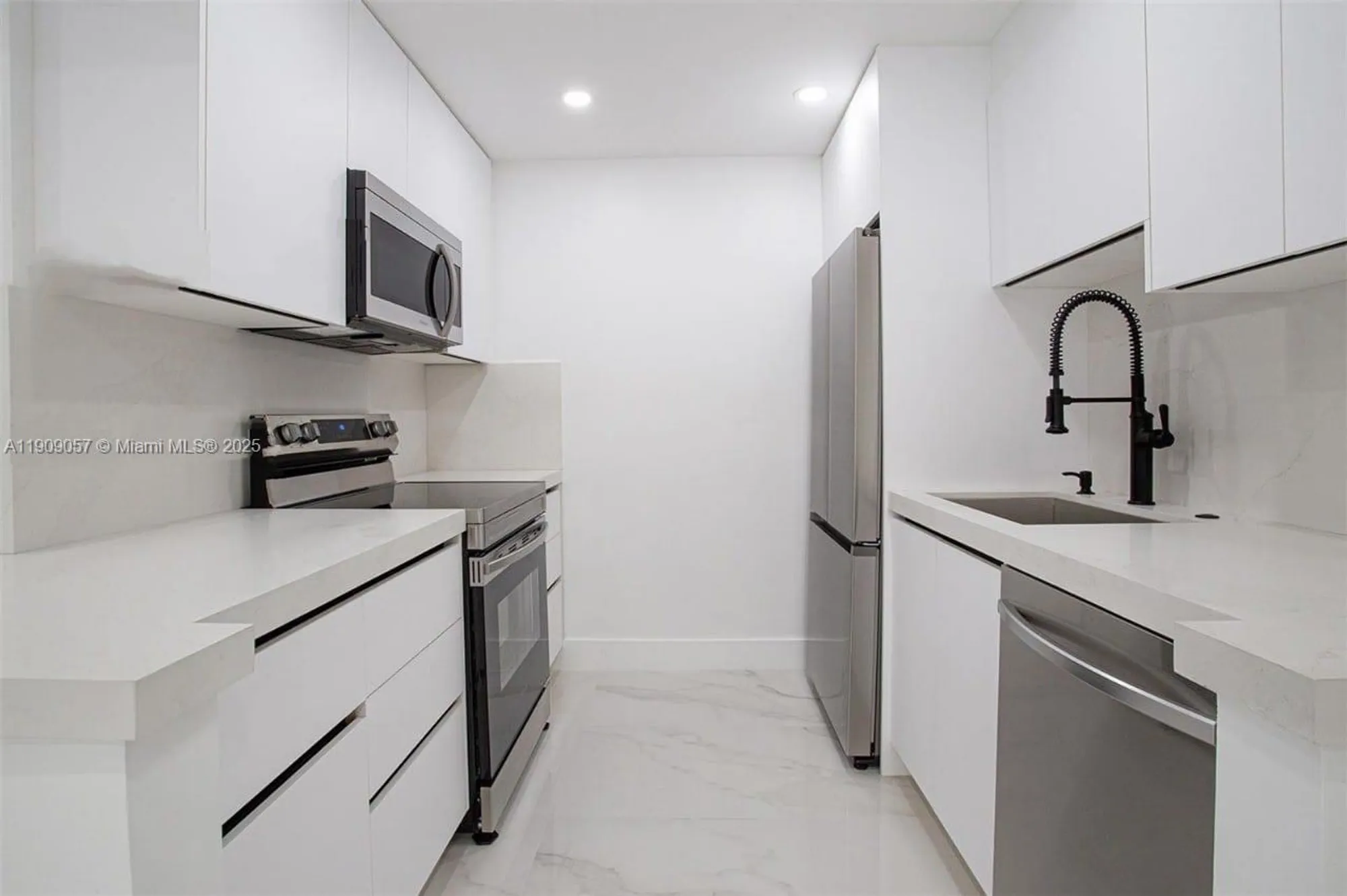 Property Slideshow image 5 of 44 | 13250 sw 7th ct l204, Pembroke Pines, FL, 33027