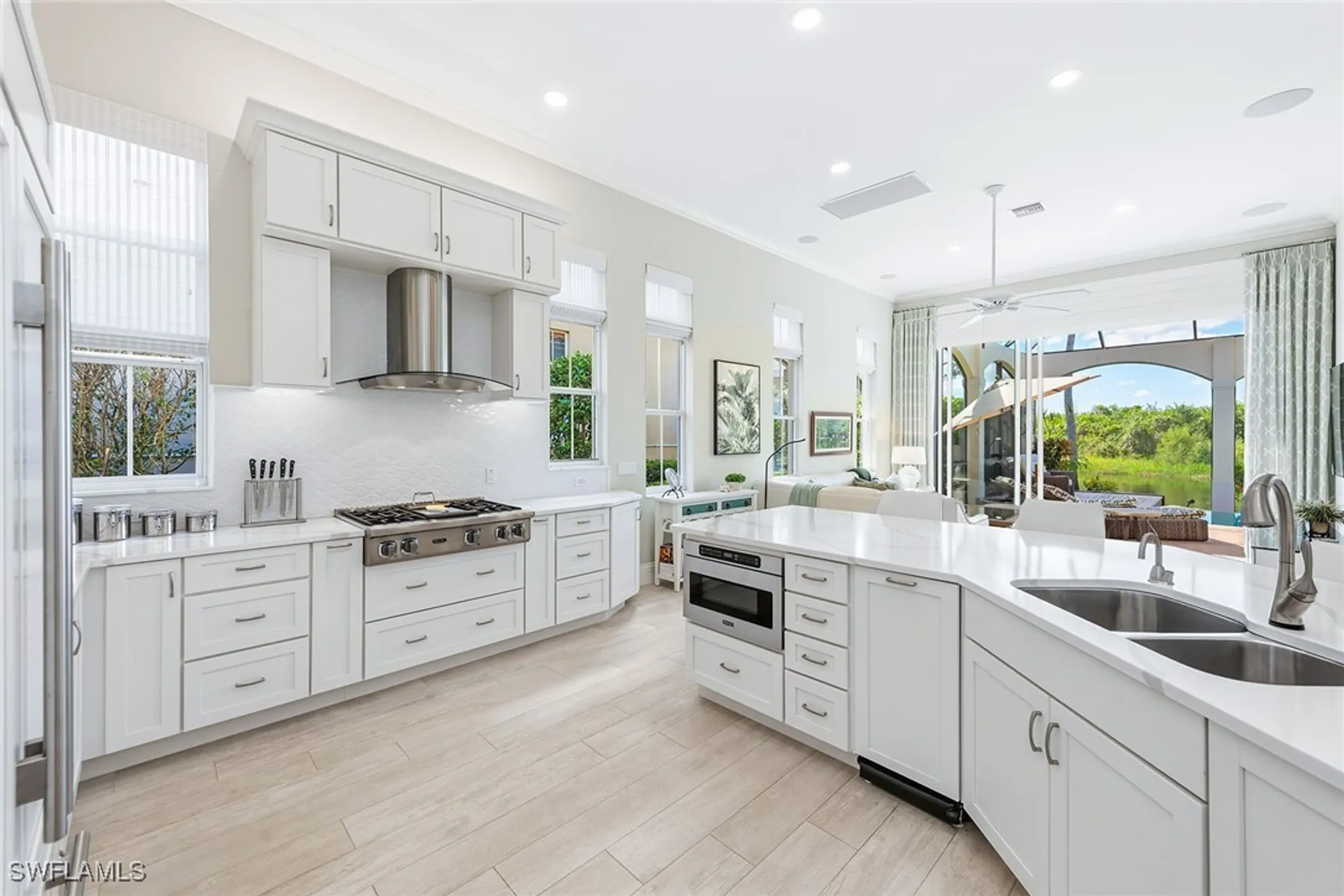 Property Slideshow image 13 of 50 | 8589 bellagio dr, Naples, FL, 34114