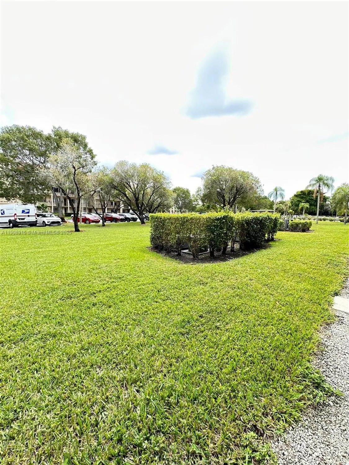 Property Slideshow image 14 of 14 | 1301 sw 142nd ave 111h, Pembroke Pines, FL, 33027