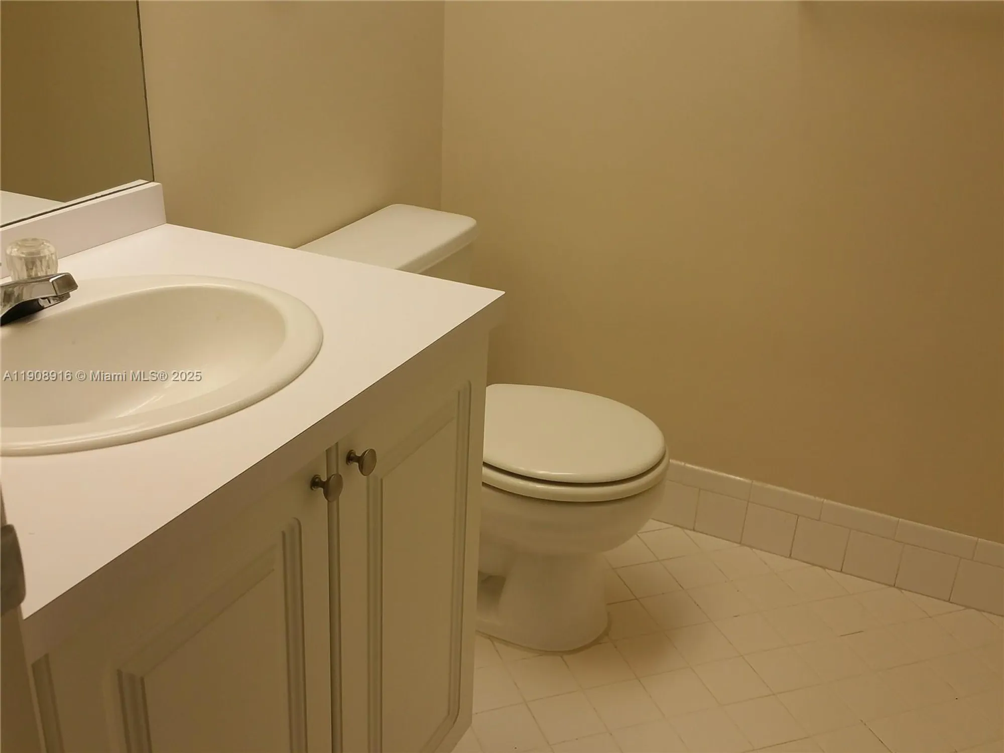 Property Slideshow image 10 of 14 | 1301 sw 142nd ave 111h, Pembroke Pines, FL, 33027