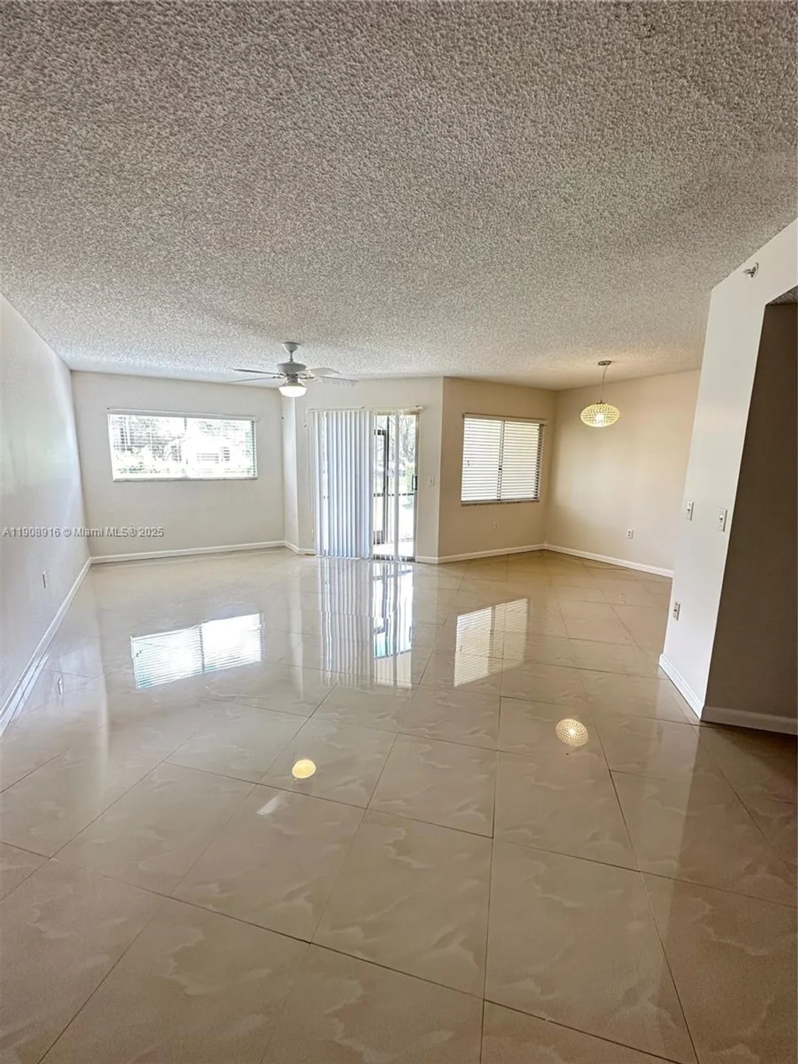 Property Slideshow image 11 of 14 | 1301 sw 142nd ave 111h, Pembroke Pines, FL, 33027