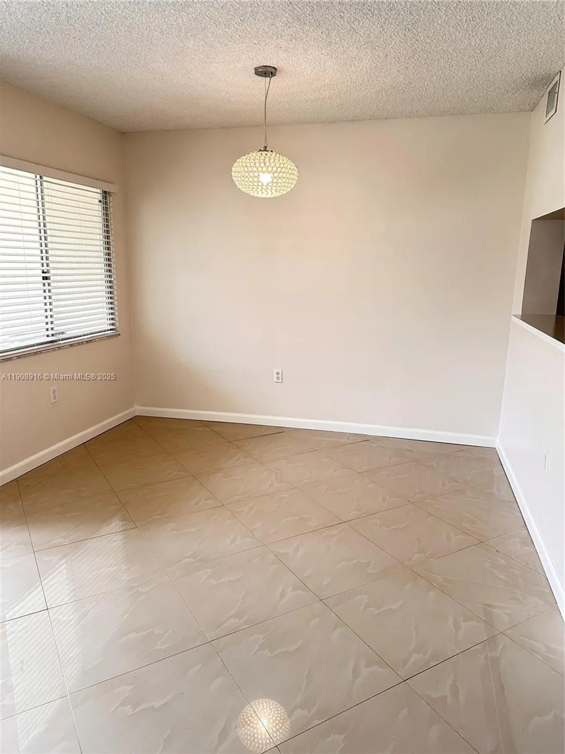 Property Slideshow image 4 of 14 | 1301 sw 142nd ave 111h, Pembroke Pines, FL, 33027