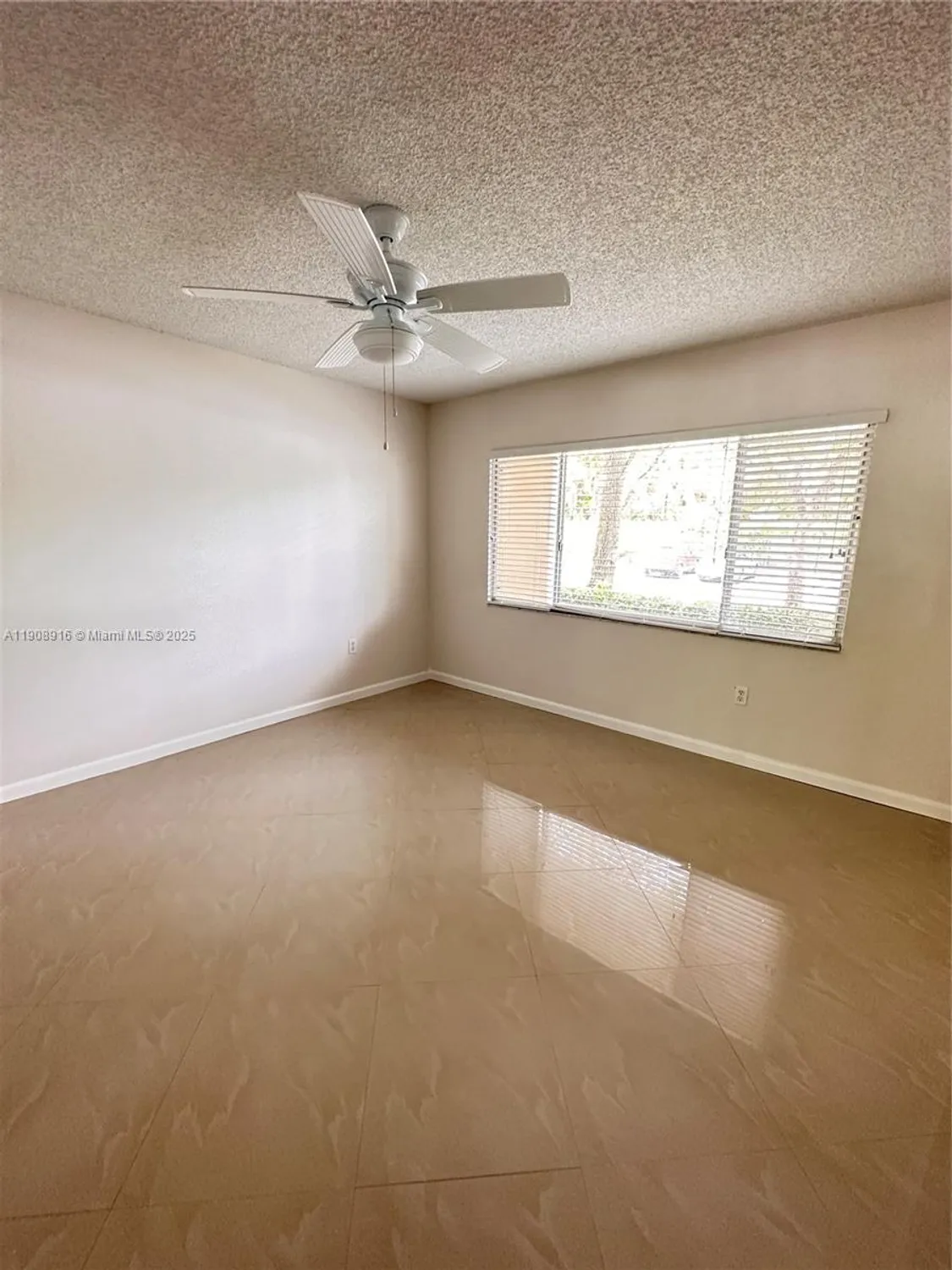 Property Slideshow image 6 of 14 | 1301 sw 142nd ave 111h, Pembroke Pines, FL, 33027