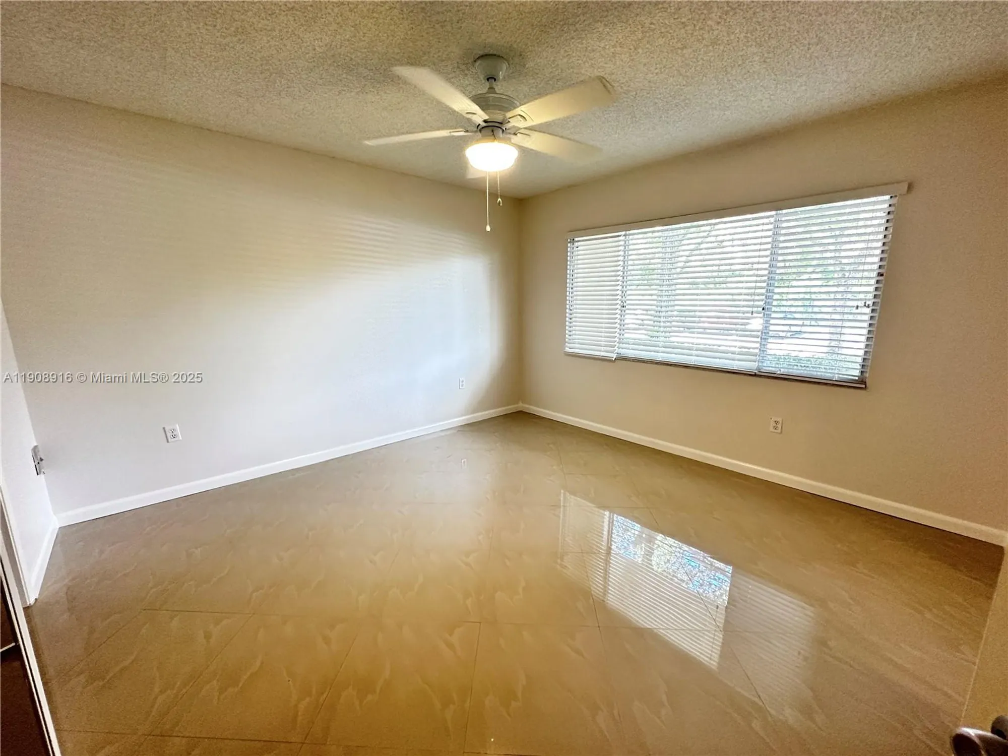 Property Slideshow image 7 of 14 | 1301 sw 142nd ave 111h, Pembroke Pines, FL, 33027