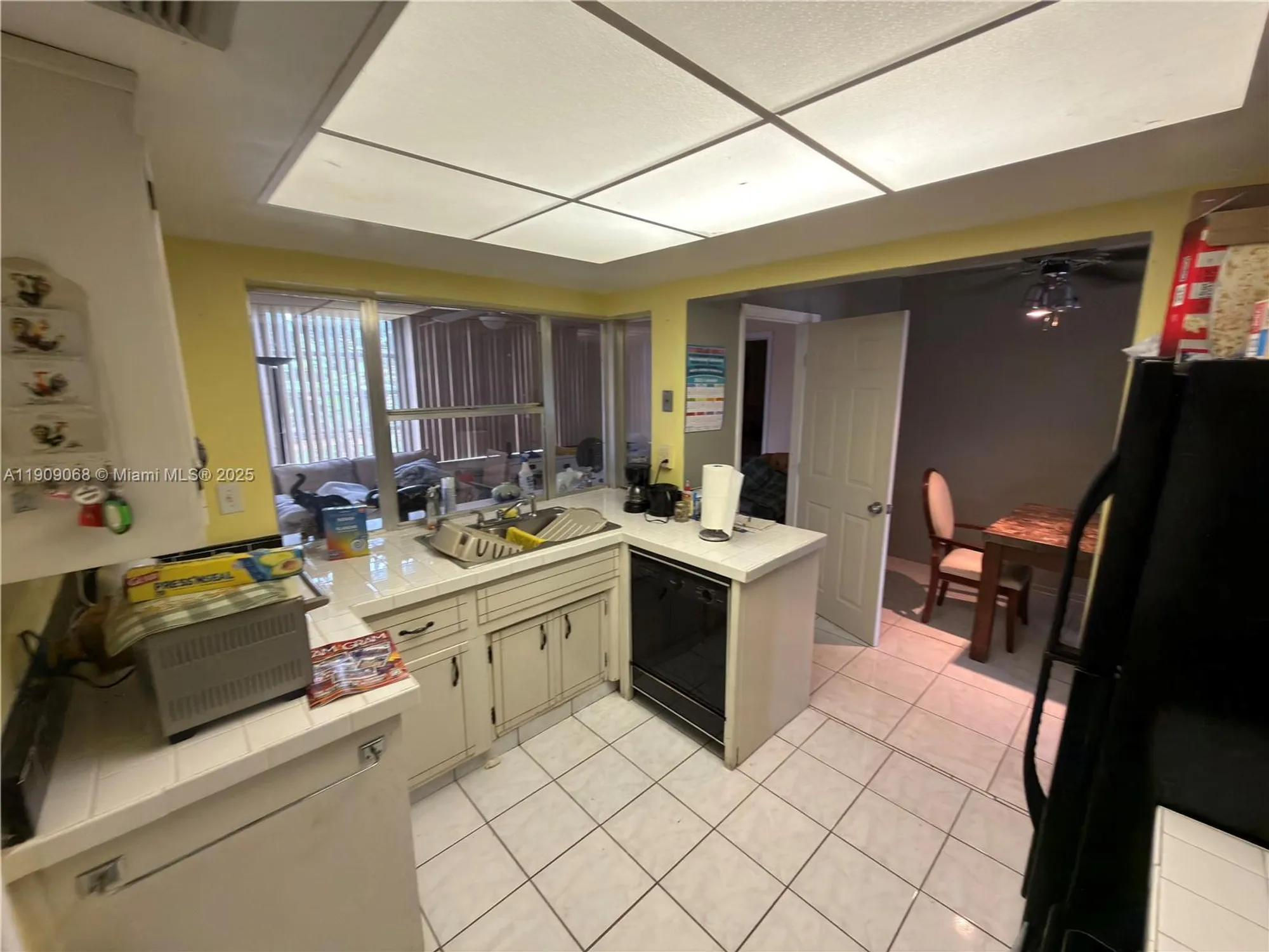 Property Slideshow image 16 of 24 | 4635 nw 44th st, Tamarac, FL, 33319