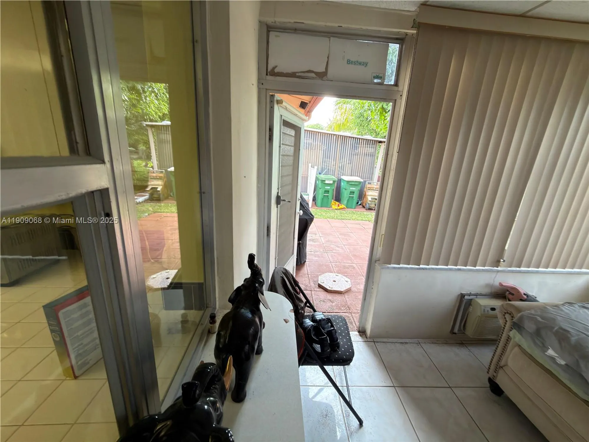 Property Slideshow image 17 of 24 | 4635 nw 44th st, Tamarac, FL, 33319