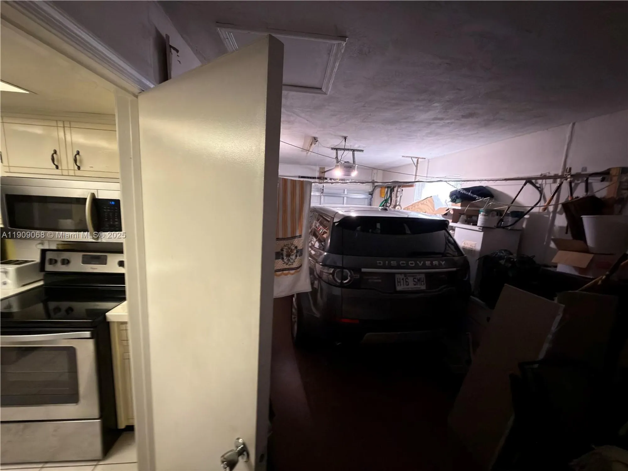 Property Slideshow image 18 of 24 | 4635 nw 44th st, Tamarac, FL, 33319