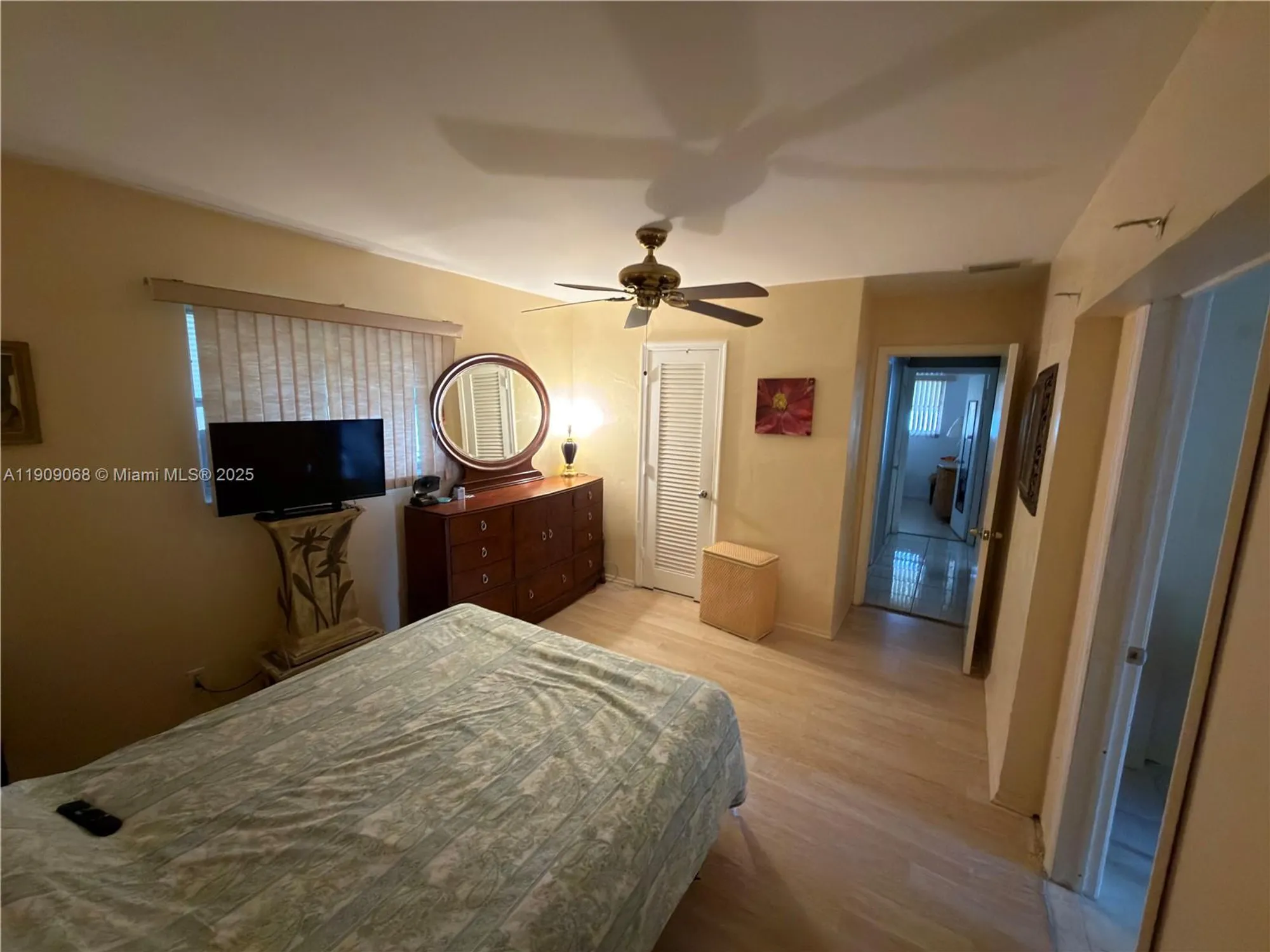 Property Slideshow image 10 of 24 | 4635 nw 44th st, Tamarac, FL, 33319