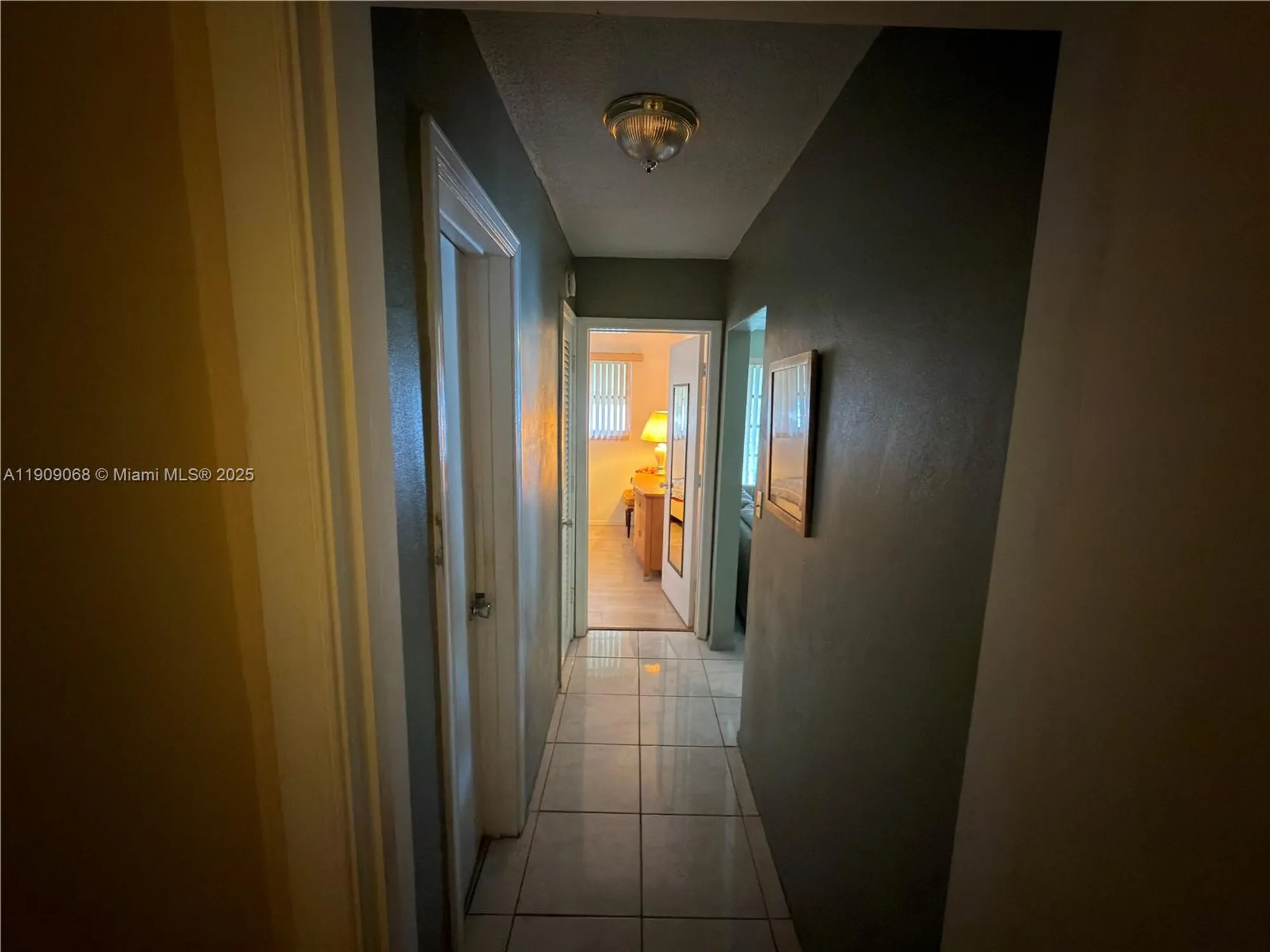 Property Slideshow image 11 of 24 | 4635 nw 44th st, Tamarac, FL, 33319