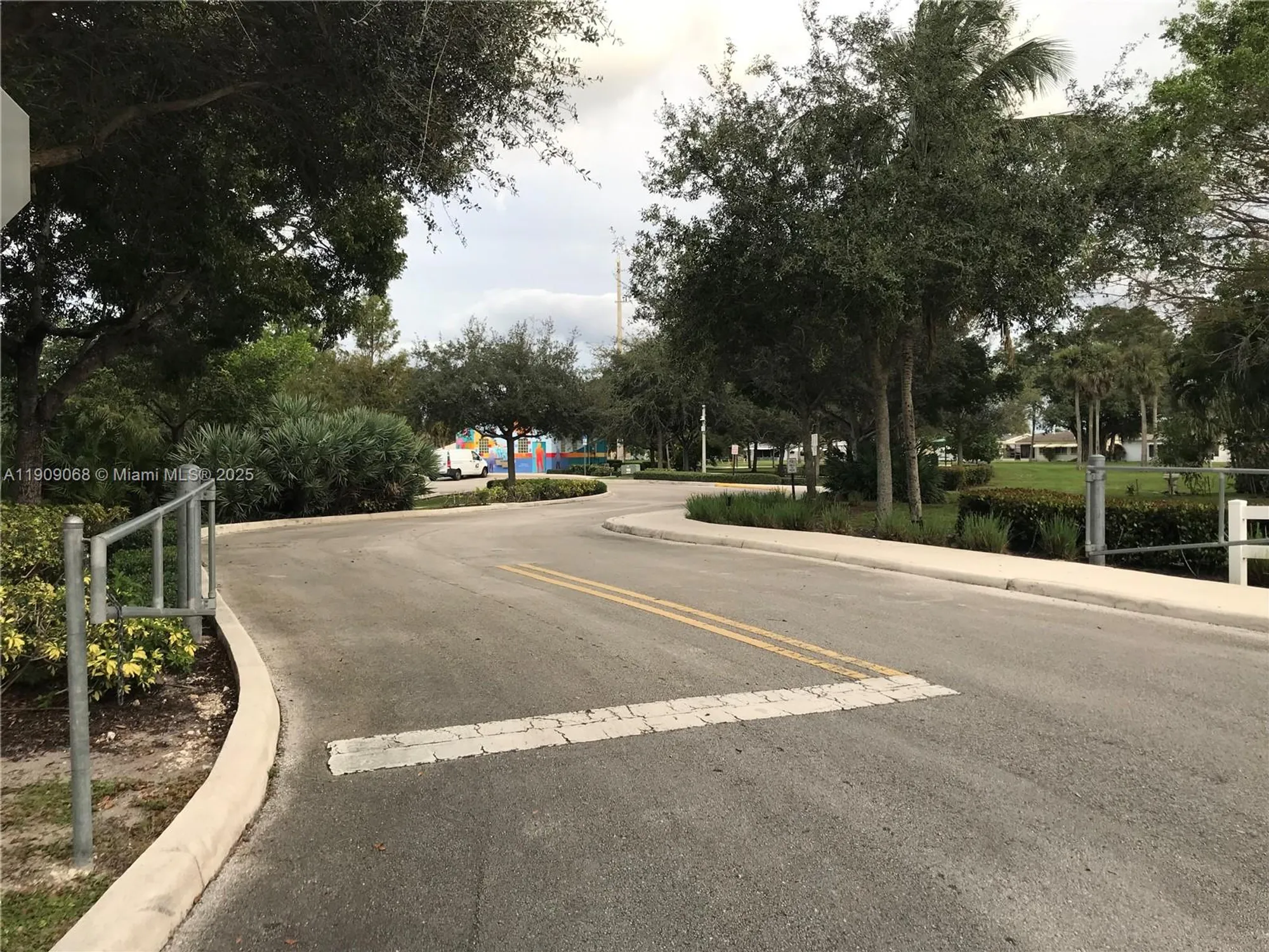 Property Slideshow image 21 of 24 | 4635 nw 44th st, Tamarac, FL, 33319