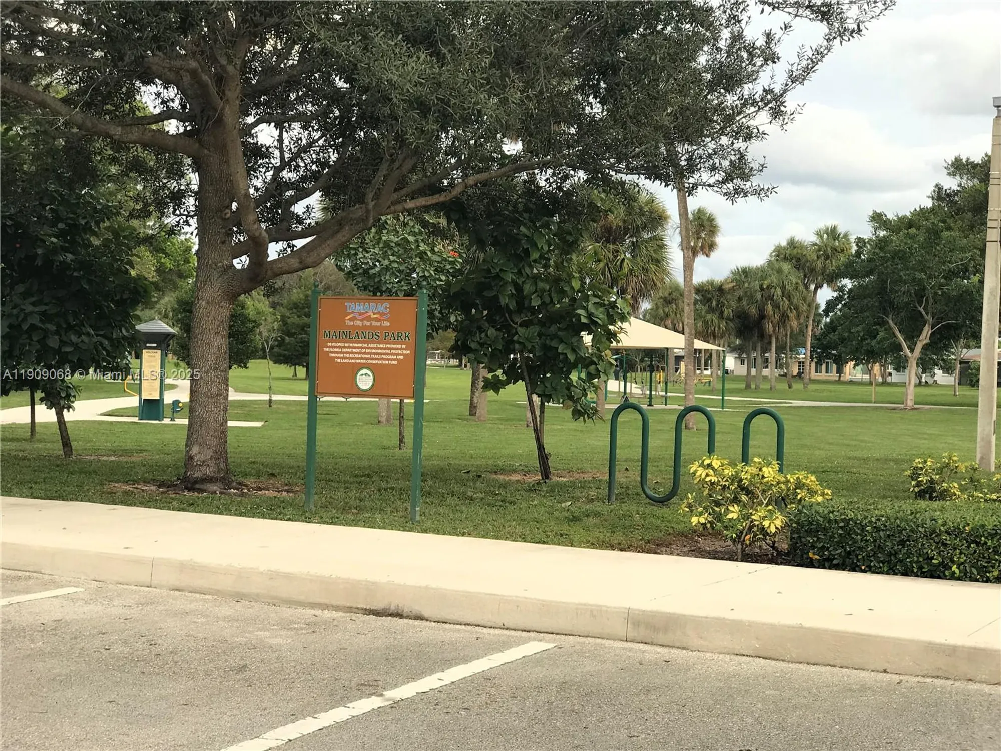 Property Slideshow image 22 of 24 | 4635 nw 44th st, Tamarac, FL, 33319