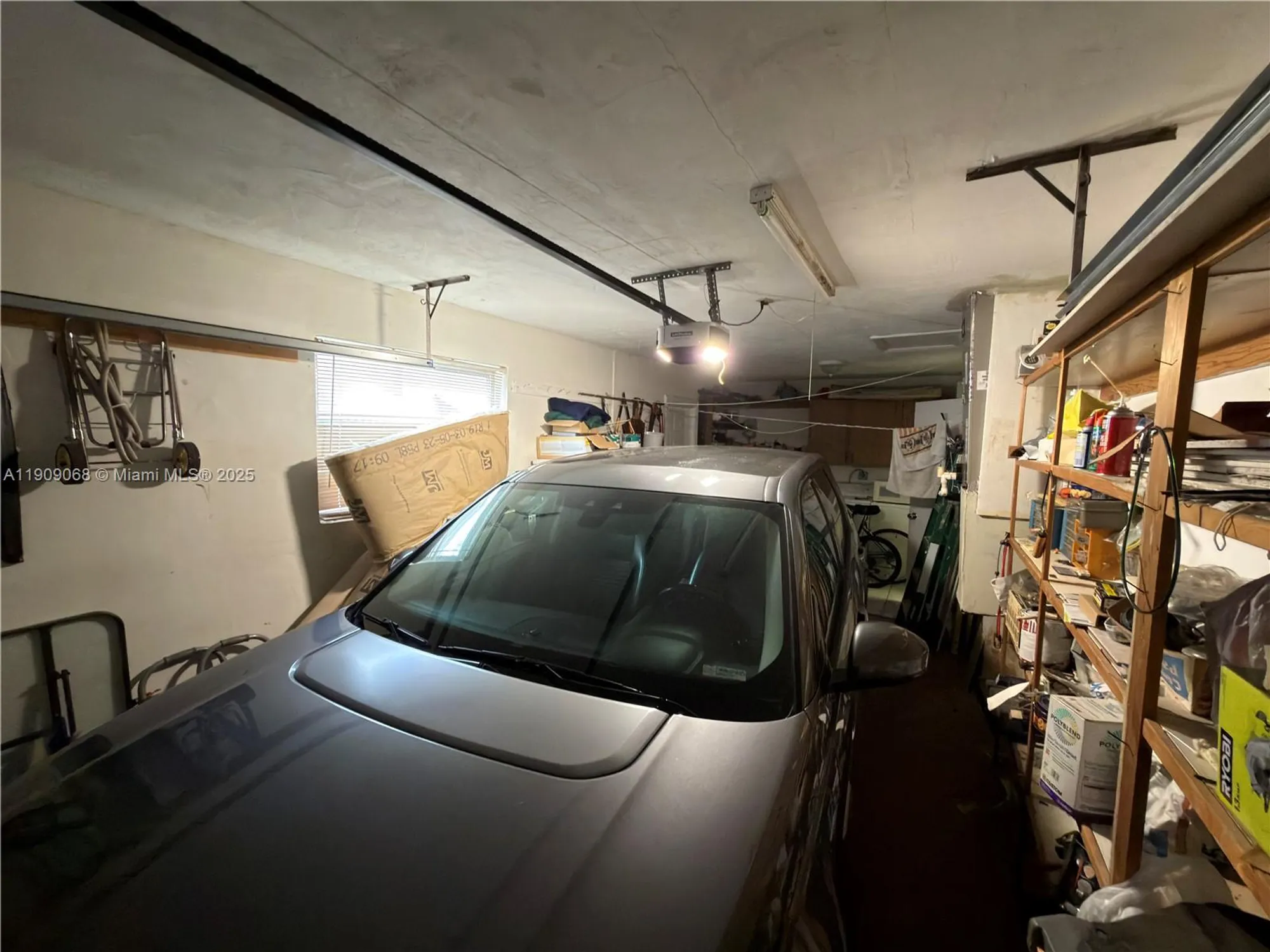 Property Slideshow image 9 of 24 | 4635 nw 44th st, Tamarac, FL, 33319