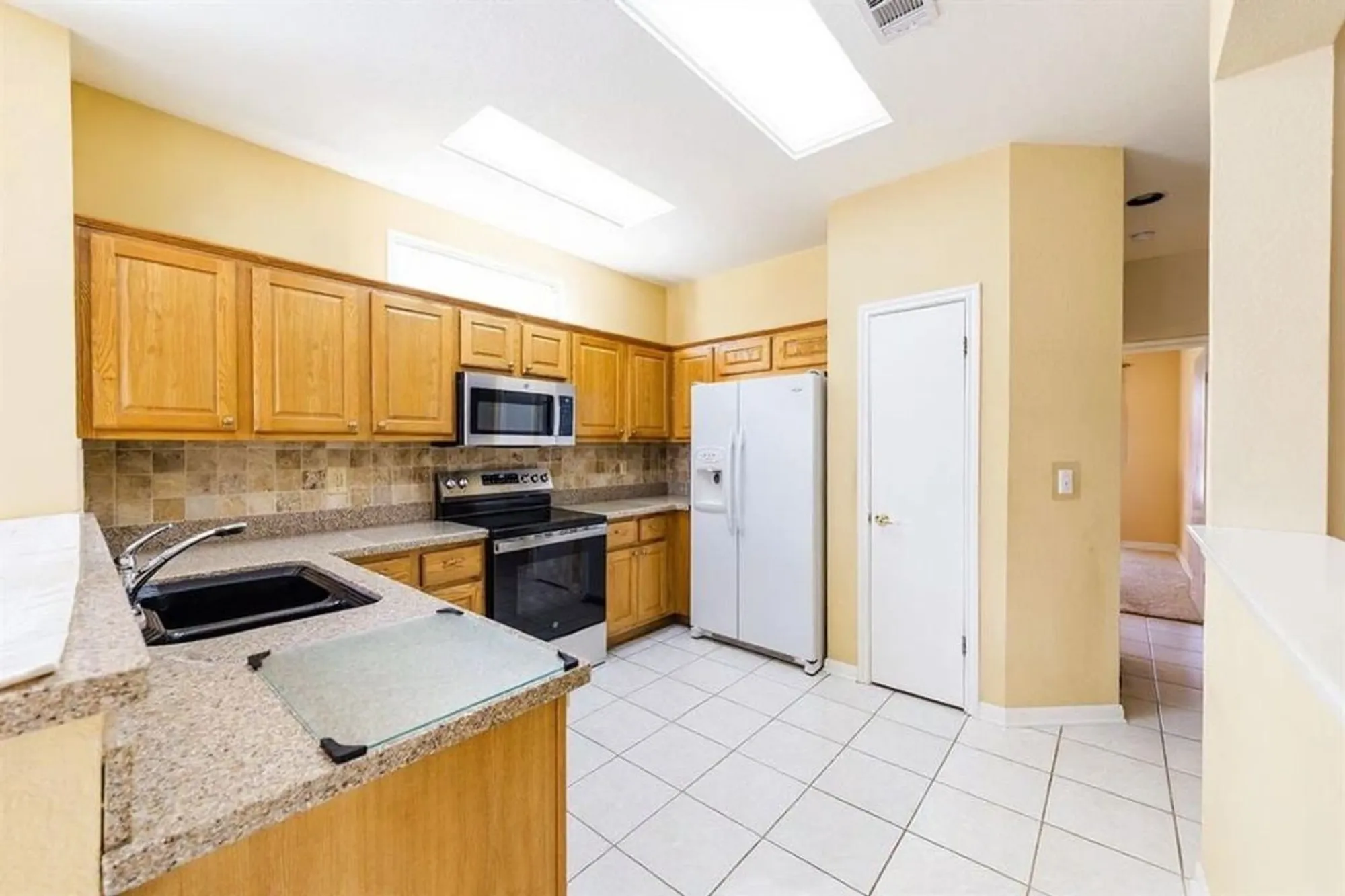 Property Slideshow image 7 of 27 | 113 bass st, Georgetown, TX, 78633