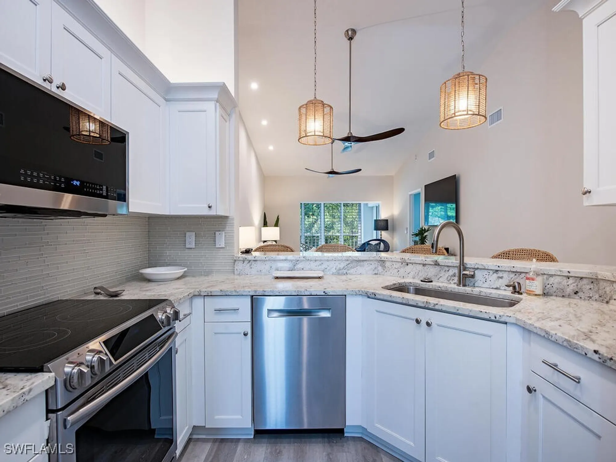 Property Slideshow image 11 of 25 | 823 tanbark dr 204, Naples, FL, 34108