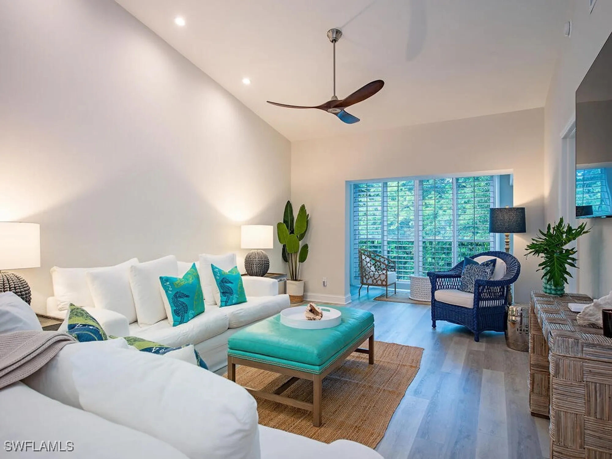 Property Slideshow image 5 of 25 | 823 tanbark dr 204, Naples, FL, 34108