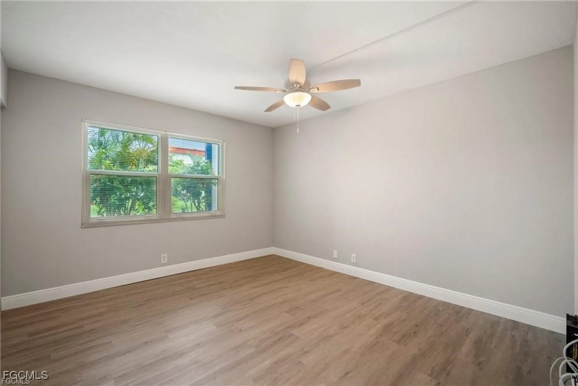 Property Slideshow image 13 of 30 | 1724 pine valley dr 104, Fort Myers, FL, 33907