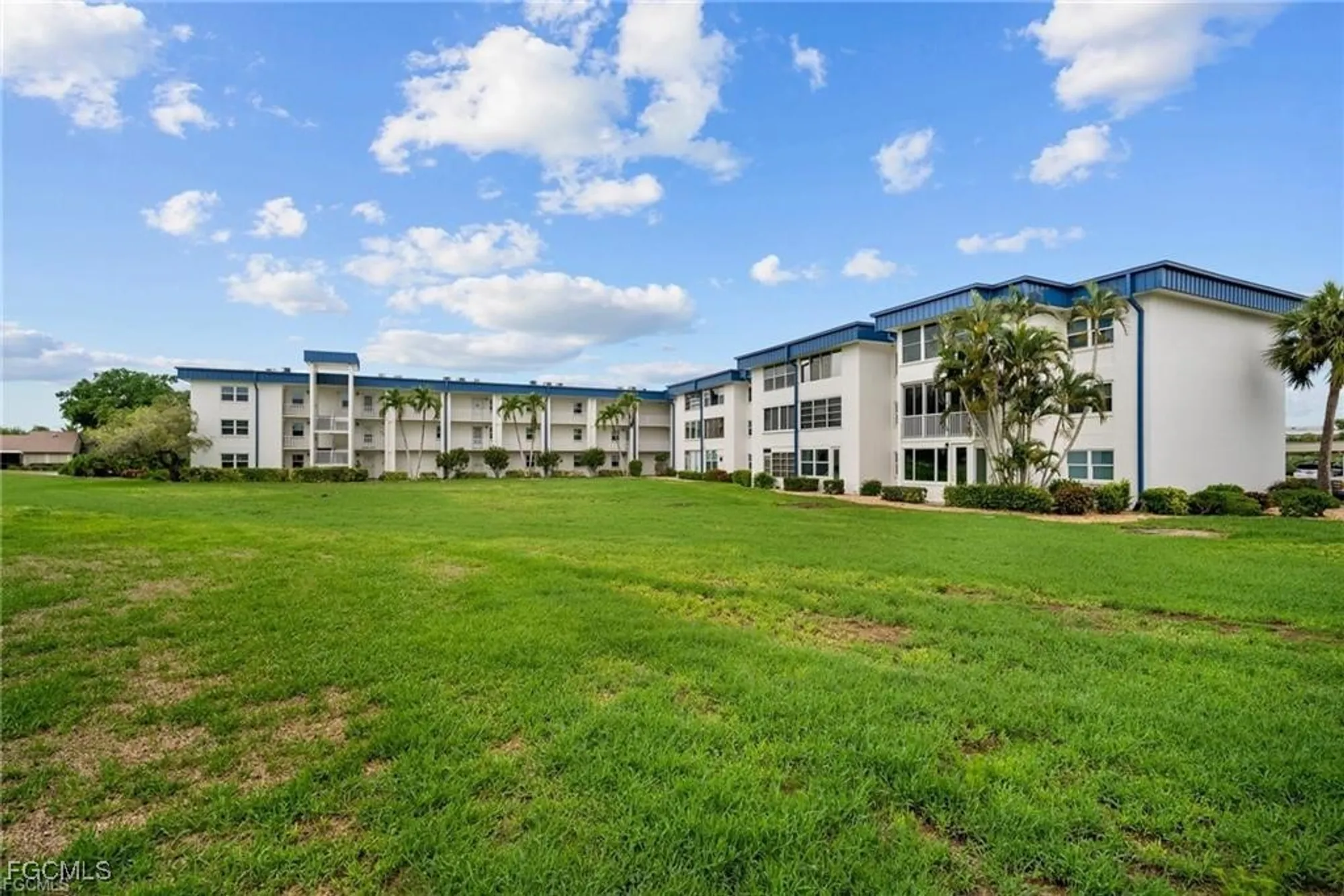 Property Slideshow image 20 of 30 | 1724 pine valley dr 104, Fort Myers, FL, 33907