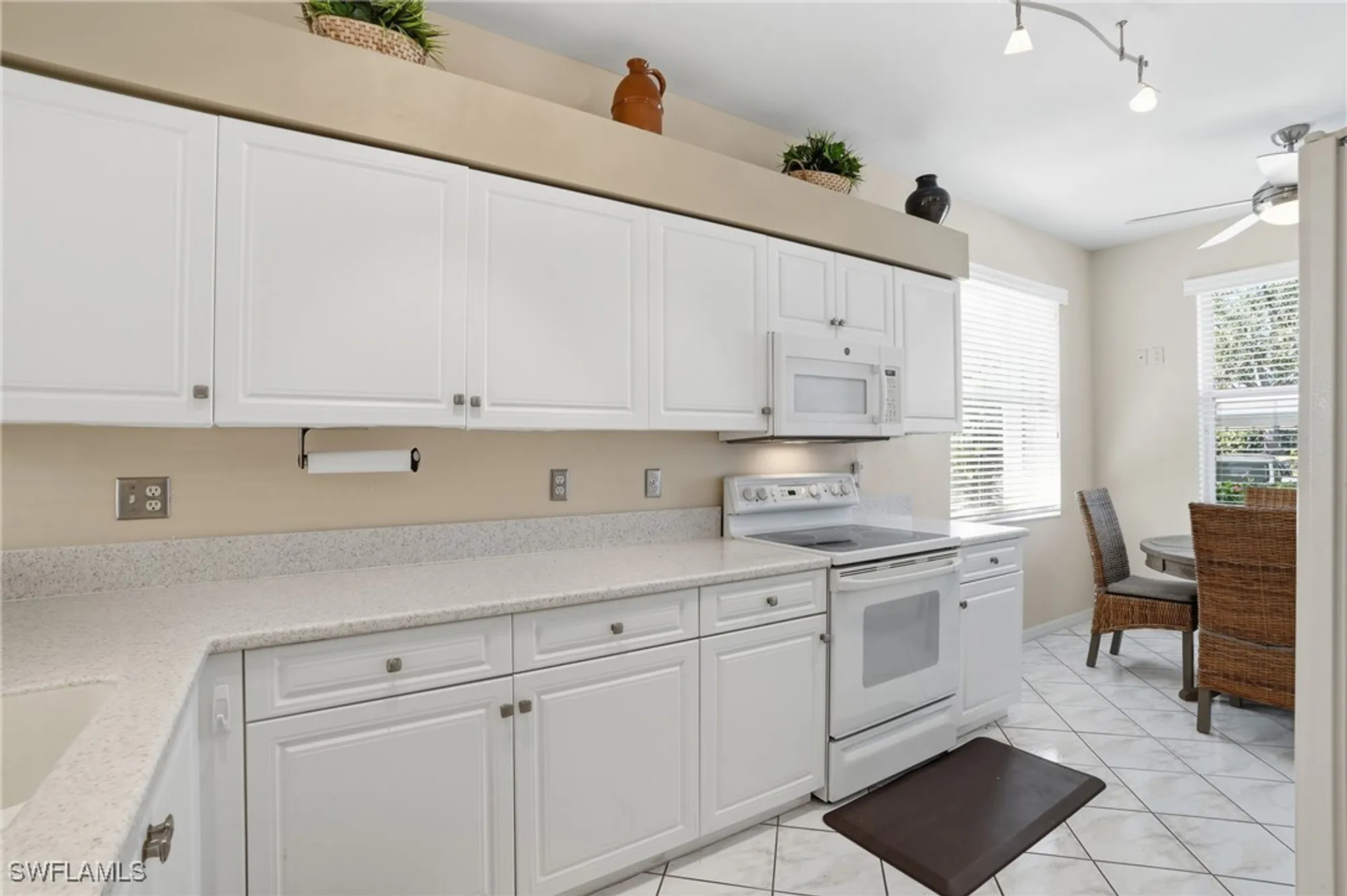 Property Slideshow image 10 of 36 | 14121 brant point cir 1108, Fort Myers, FL, 33919