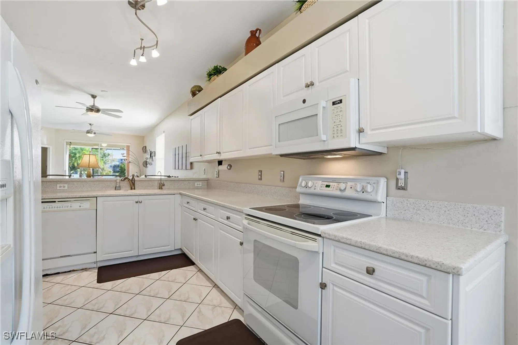 Property Slideshow image 13 of 36 | 14121 brant point cir 1108, Fort Myers, FL, 33919