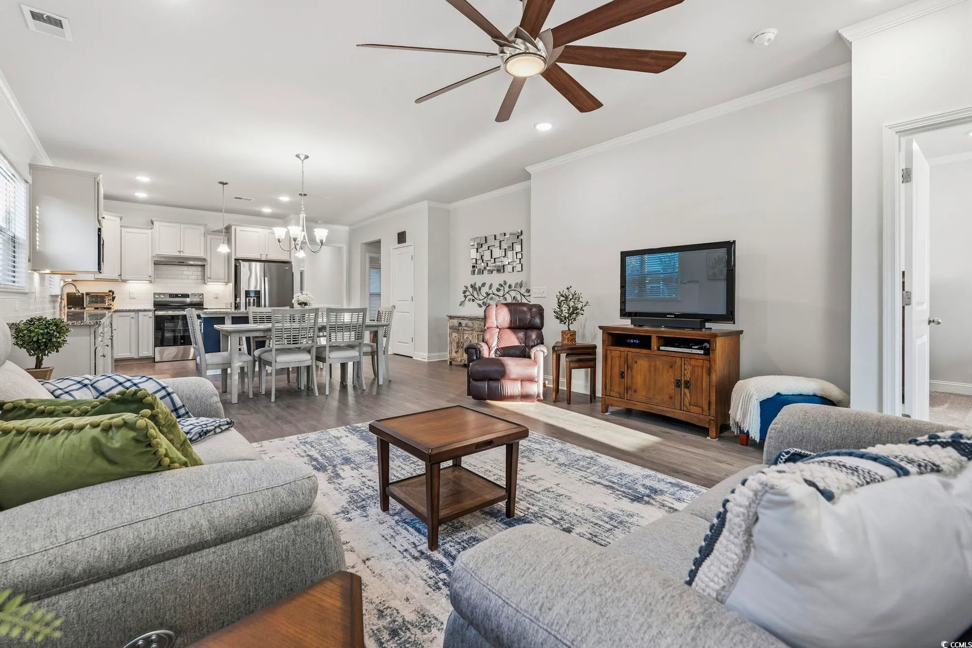 Property Slideshow image 14 of 40 | 1015 anrea st, Myrtle Beach, SC, 29577