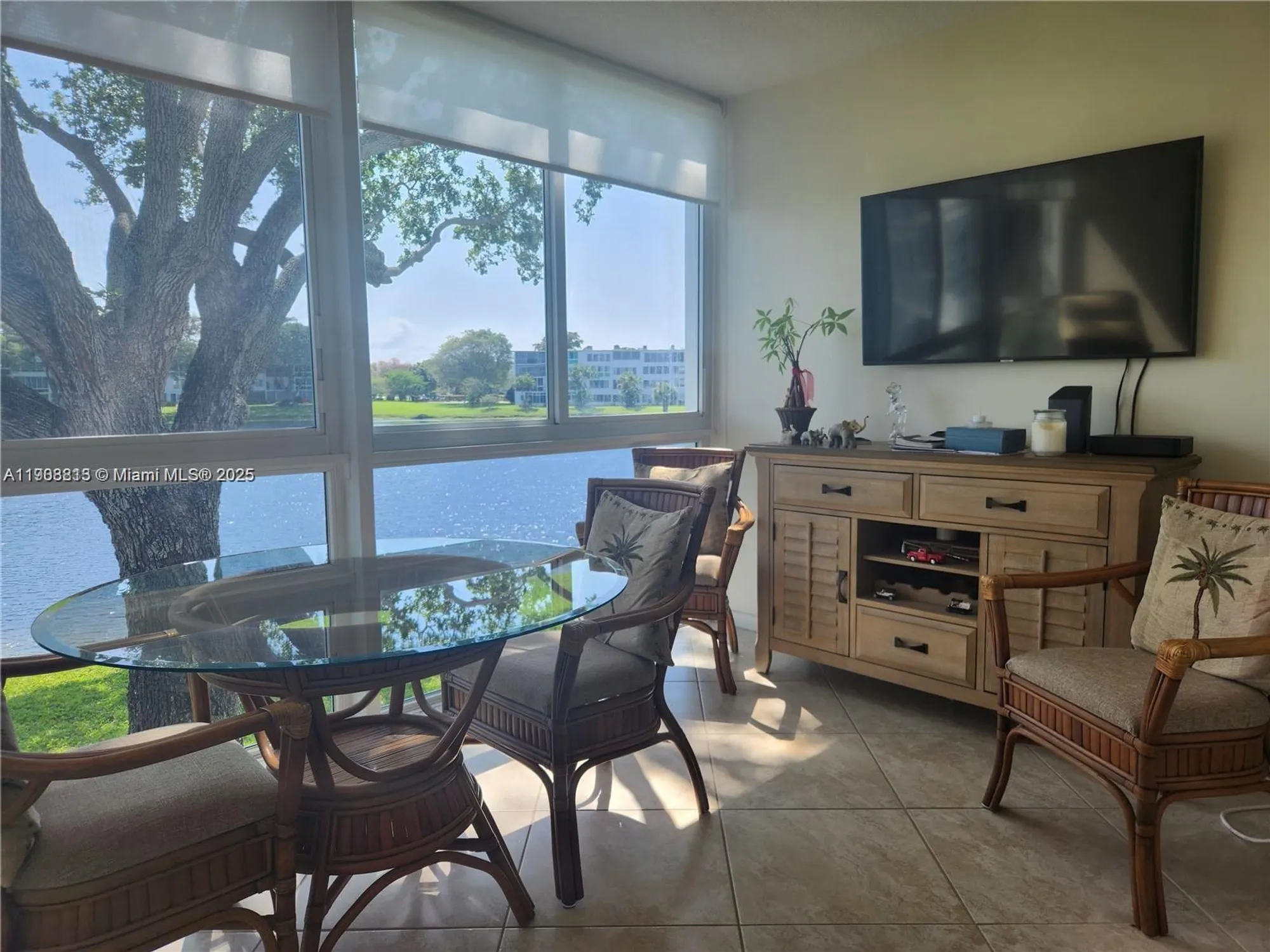 Property Slideshow image 24 of 36 | 2114 cambridge e unit e, Deerfield Beach, FL, 33442
