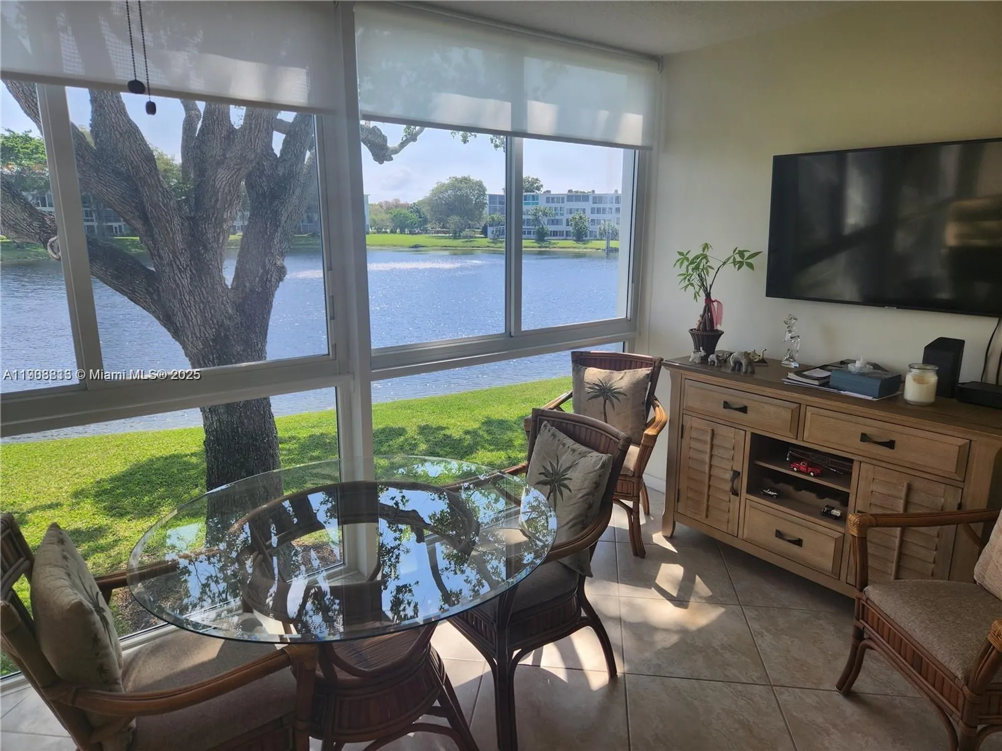 Property Slideshow image 23 of 36 | 2114 cambridge e unit e, Deerfield Beach, FL, 33442