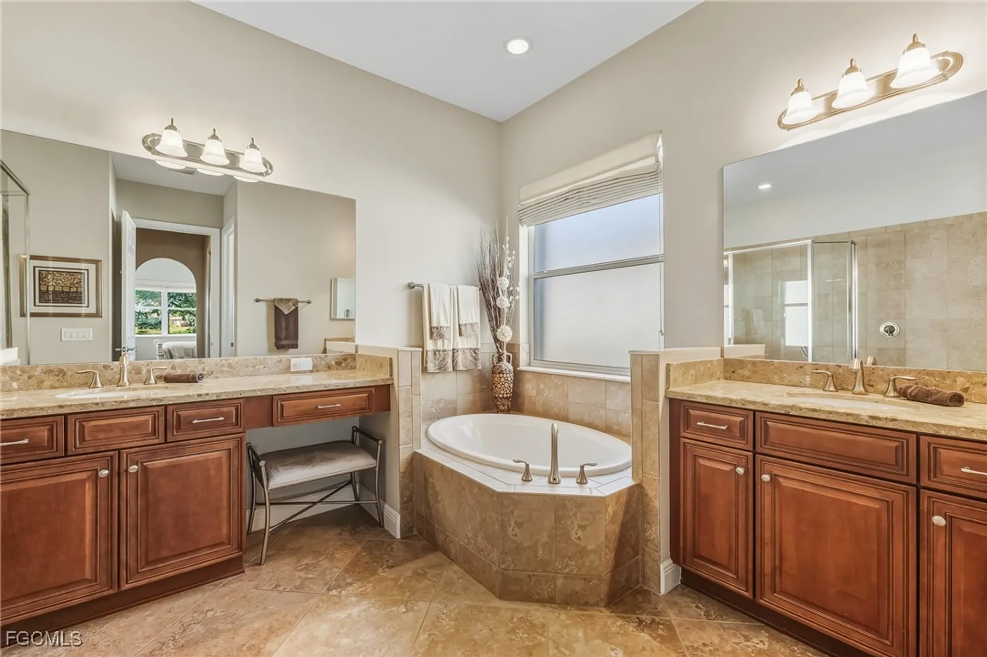 Property Slideshow image 18 of 38 | 10507 azzurra dr, Fort Myers, FL, 33913