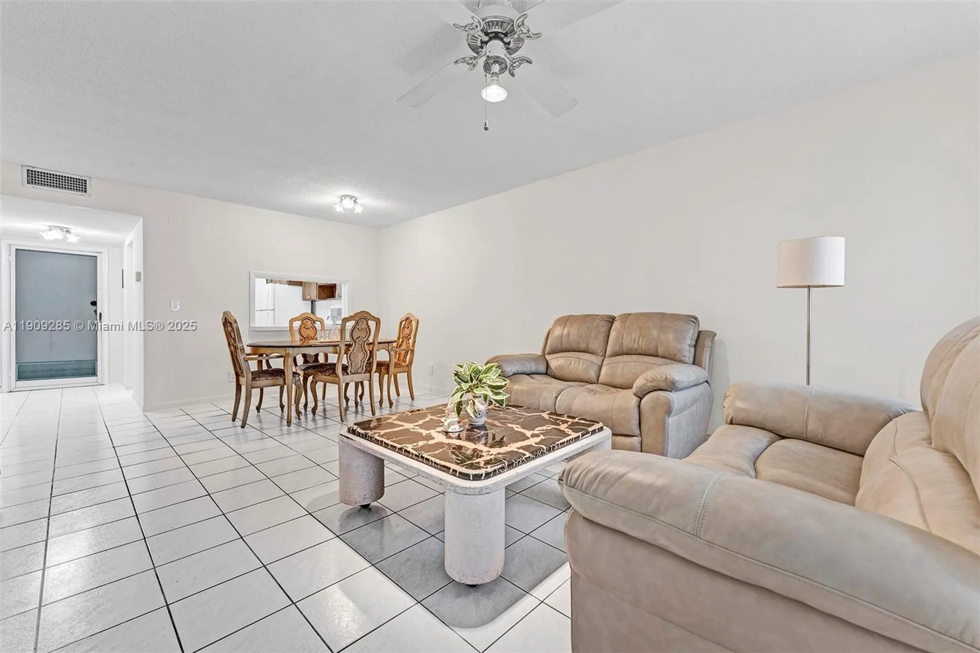 Property Slideshow image 18 of 37 | 330 se 2nd st 103g, Hallandale Beach, FL, 33009