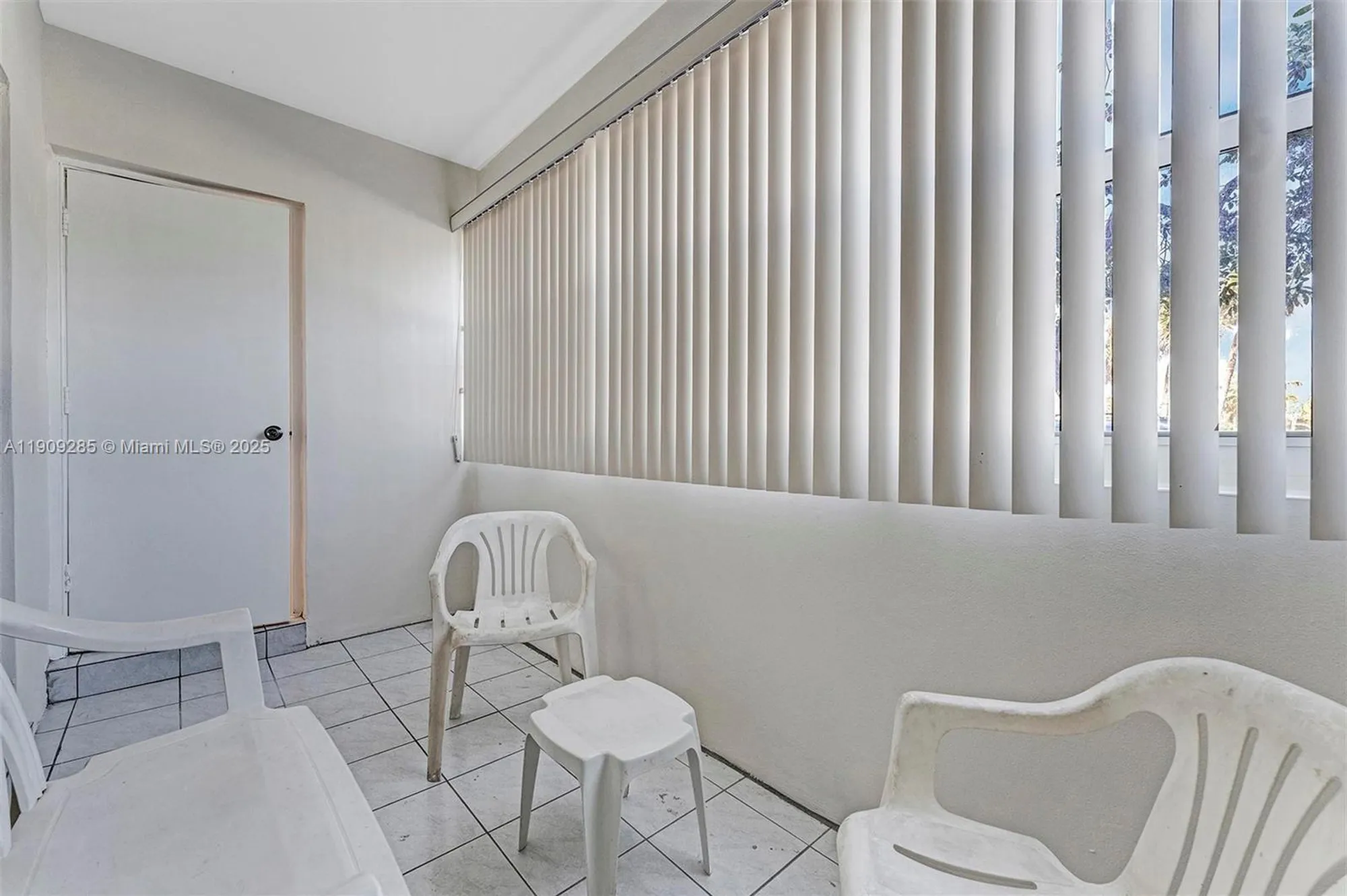 Property Slideshow image 25 of 37 | 330 se 2nd st 103g, Hallandale Beach, FL, 33009