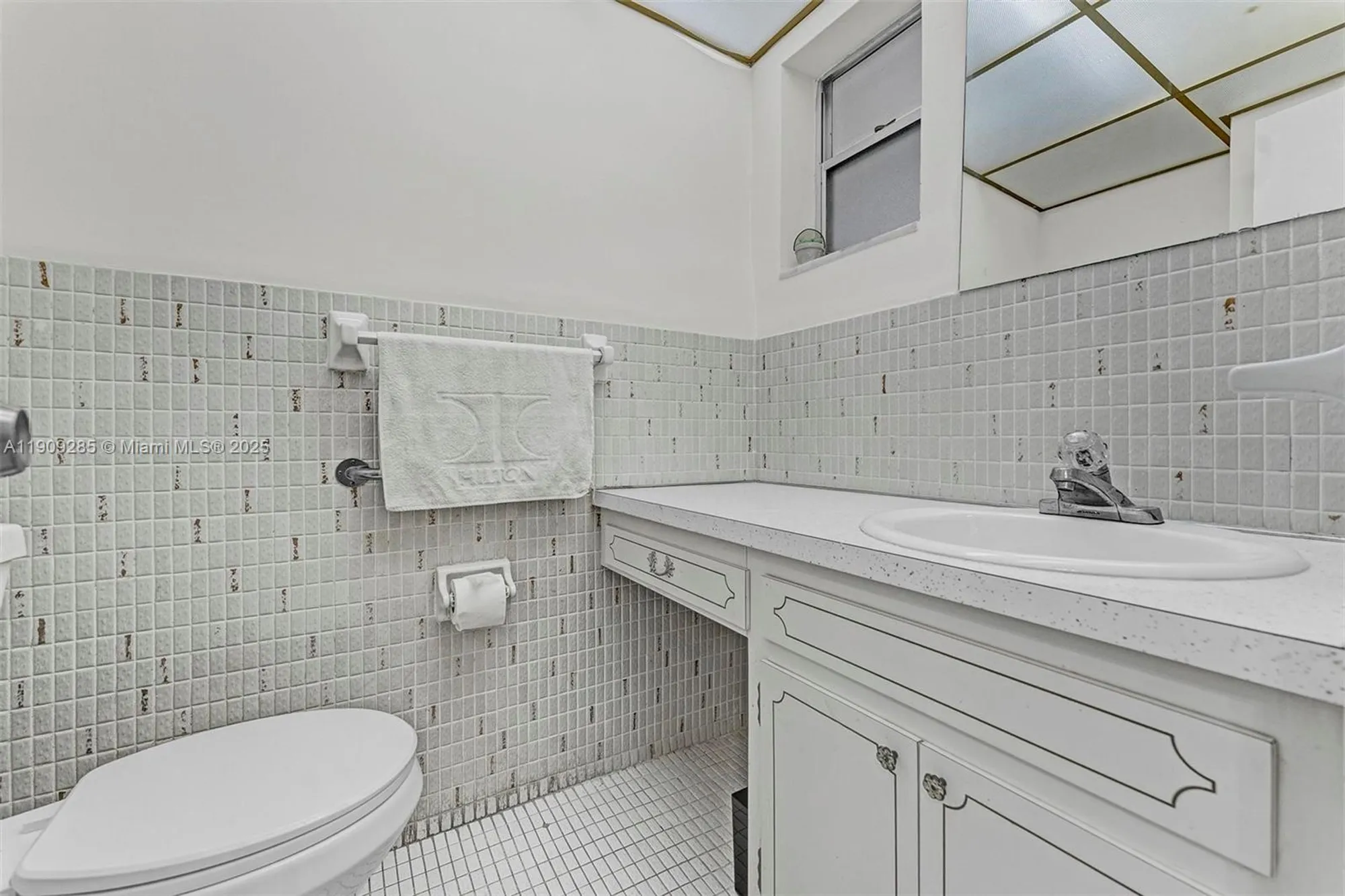 Property Slideshow image 27 of 37 | 330 se 2nd st 103g, Hallandale Beach, FL, 33009
