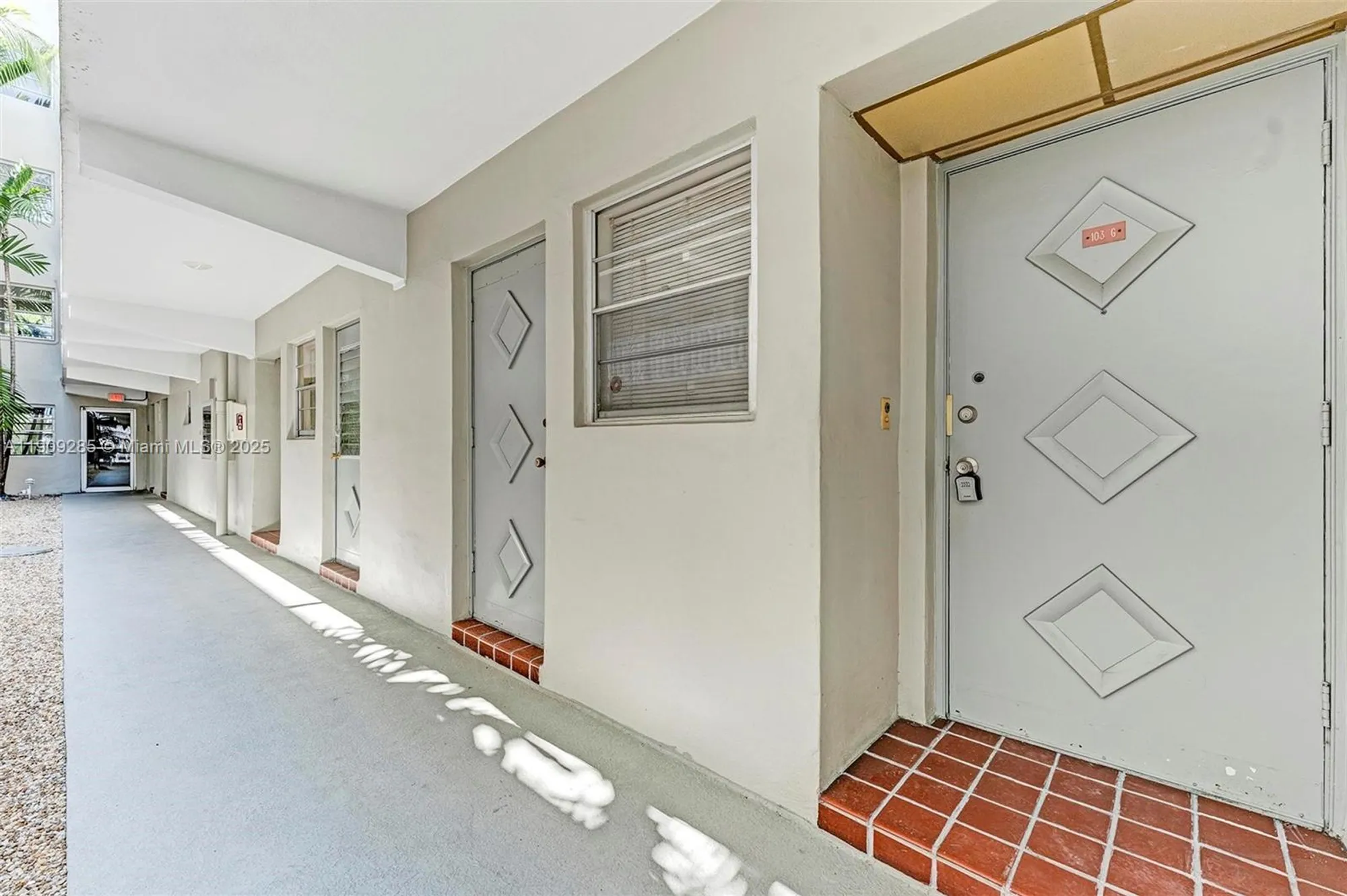 Property Slideshow image 28 of 37 | 330 se 2nd st 103g, Hallandale Beach, FL, 33009