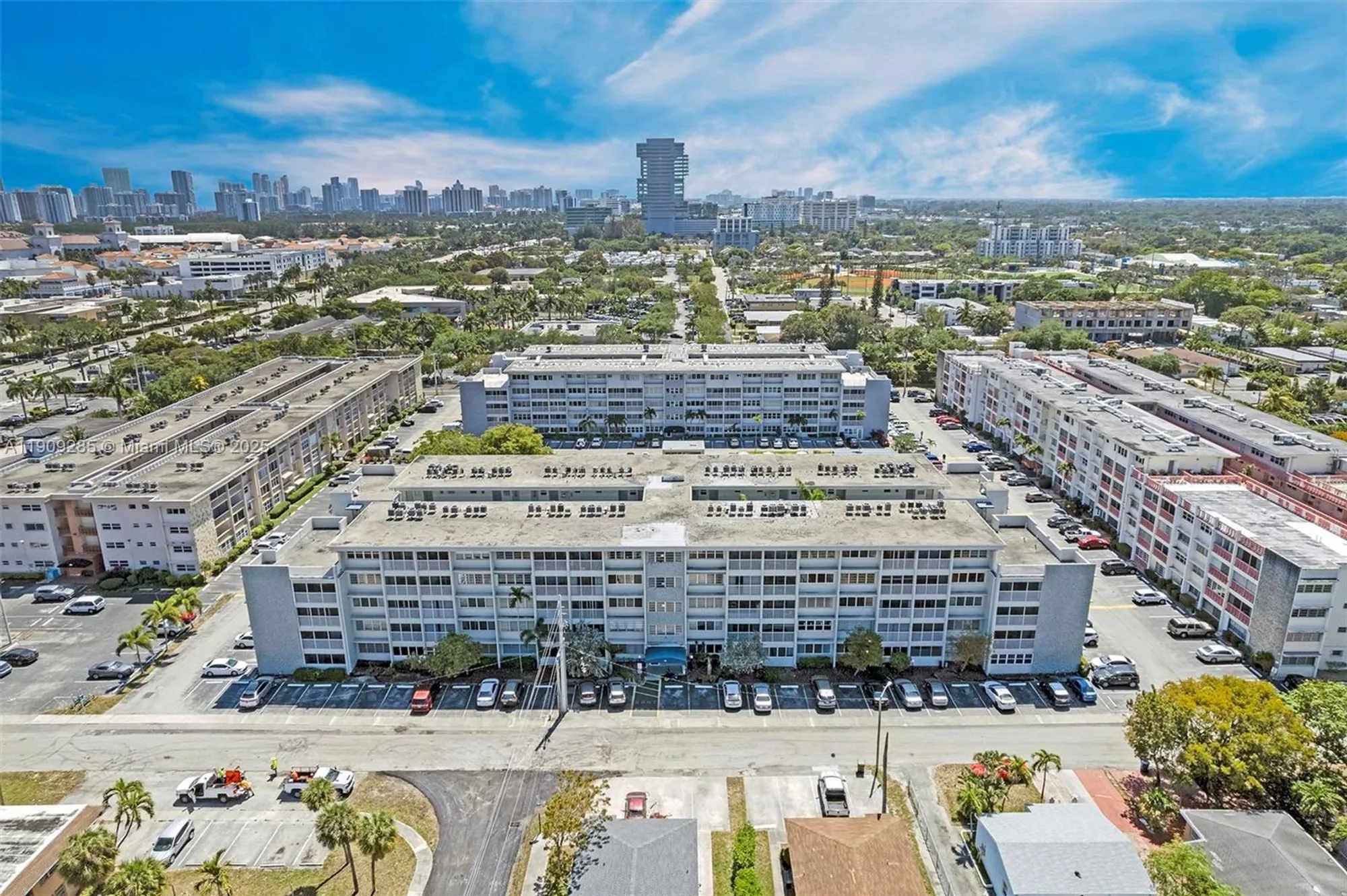 Property Slideshow image 34 of 37 | 330 se 2nd st 103g, Hallandale Beach, FL, 33009