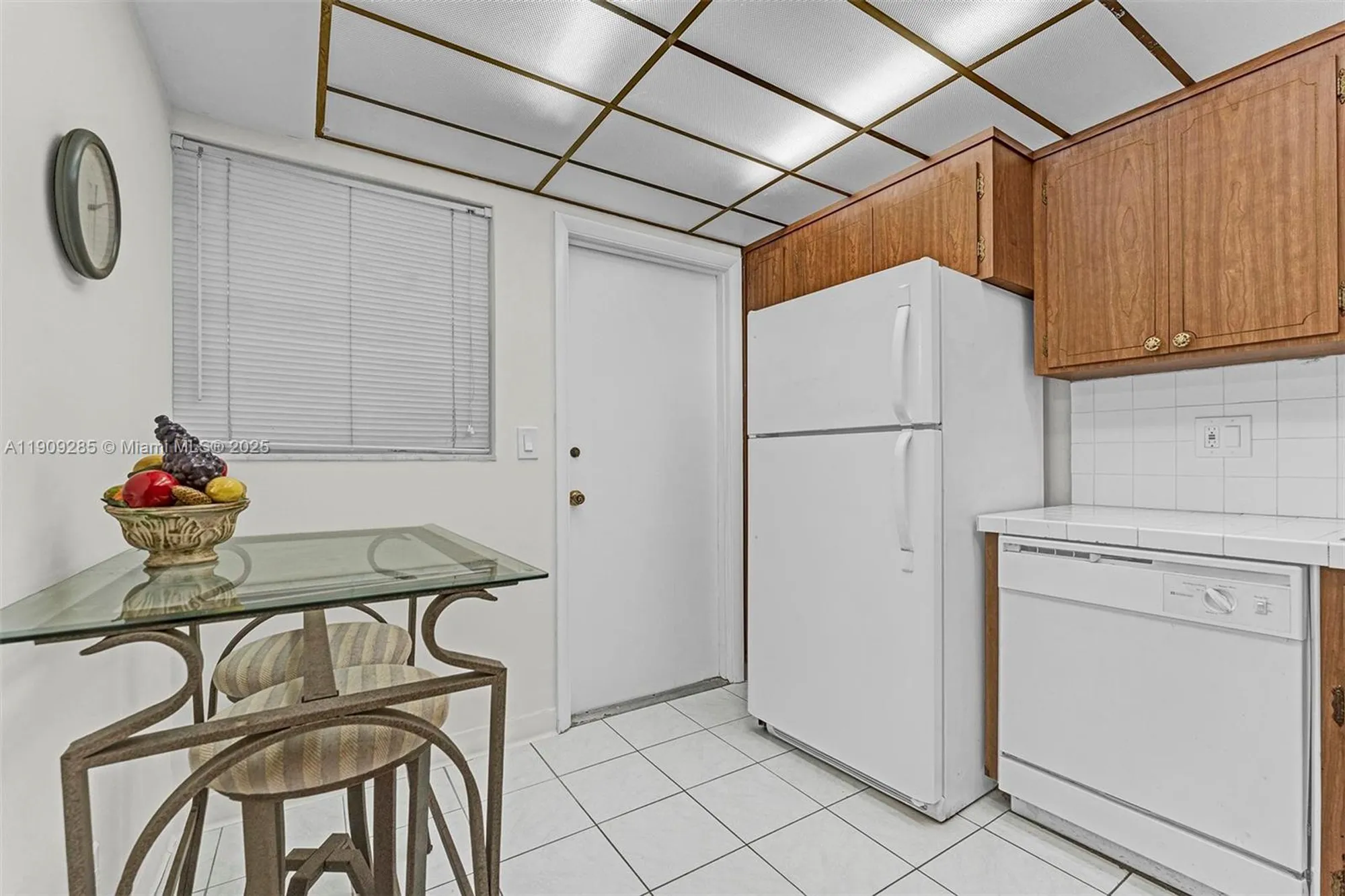 Property Slideshow image 5 of 37 | 330 se 2nd st 103g, Hallandale Beach, FL, 33009