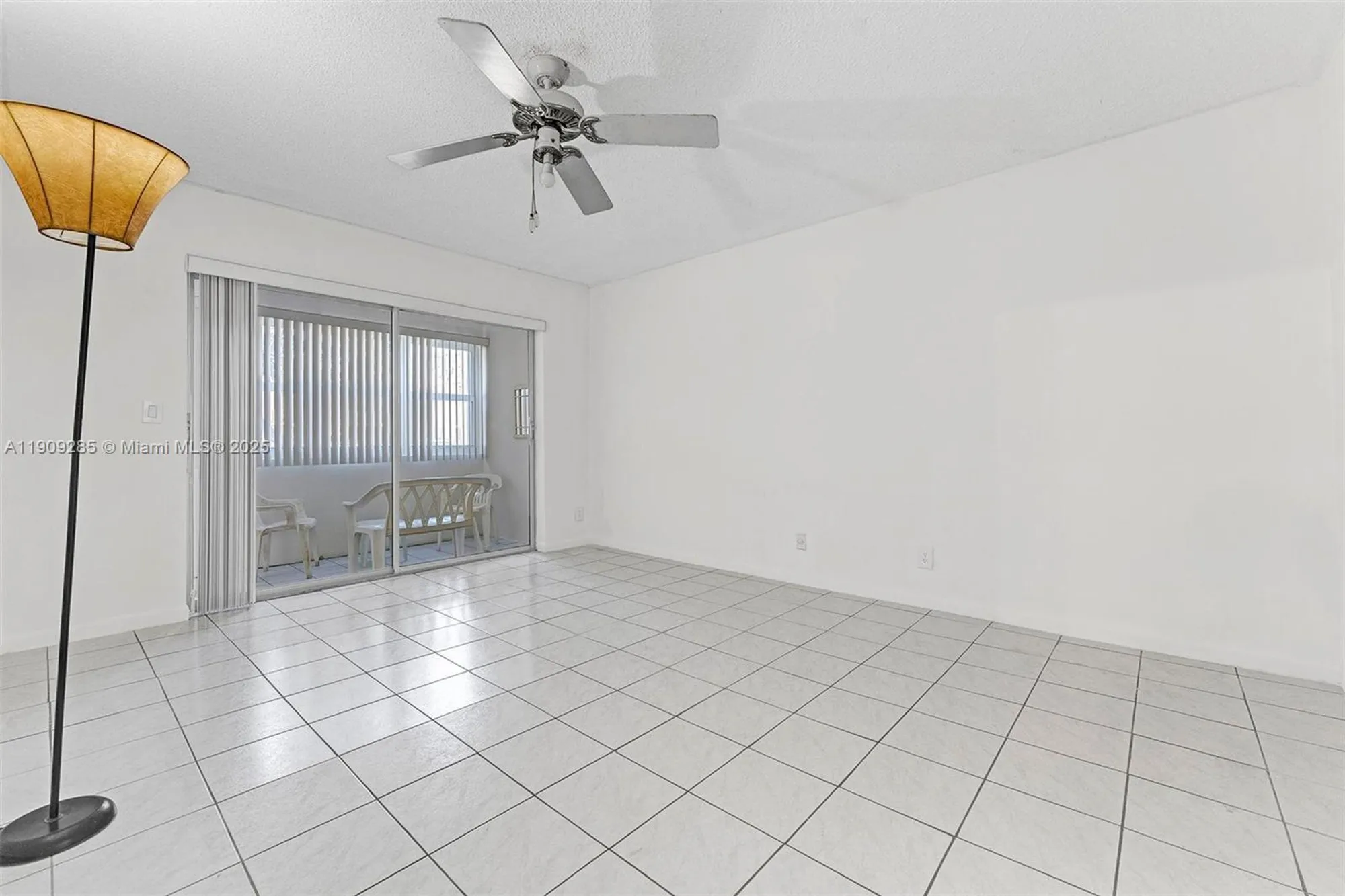 Property Slideshow image 9 of 37 | 330 se 2nd st 103g, Hallandale Beach, FL, 33009
